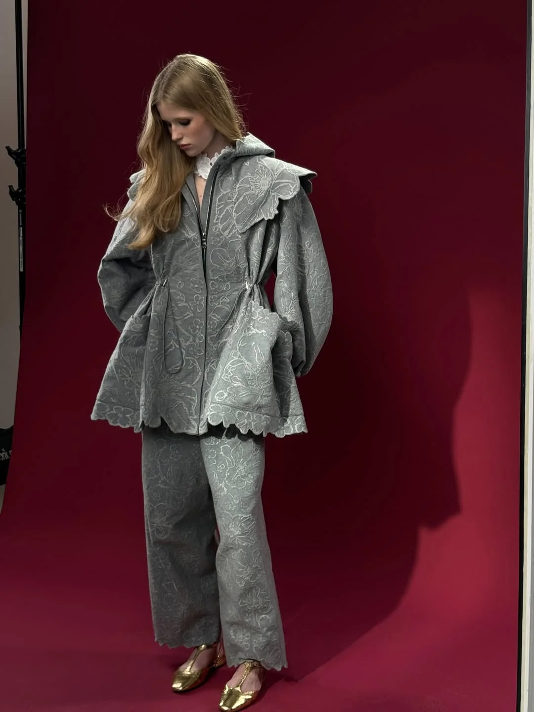 early fall outfits ideas 2026 Textured Gray Set With Modern Romance