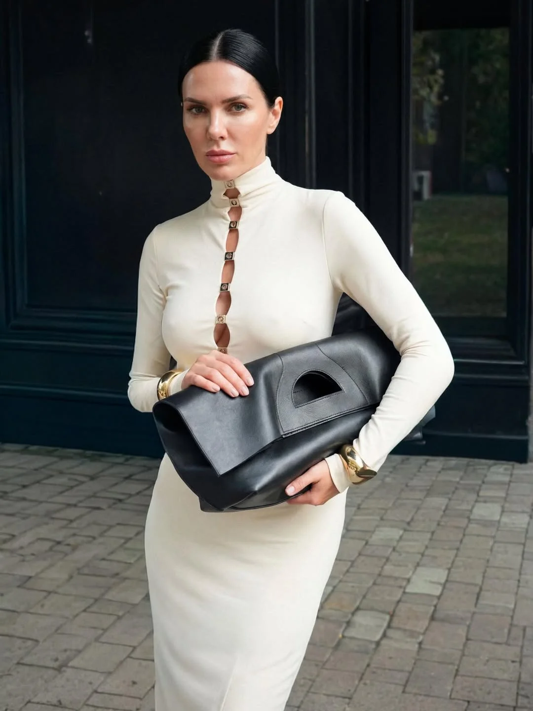 early fall outfits ideas 2026 Minimalist Ivory With Strong Contrast Accessories