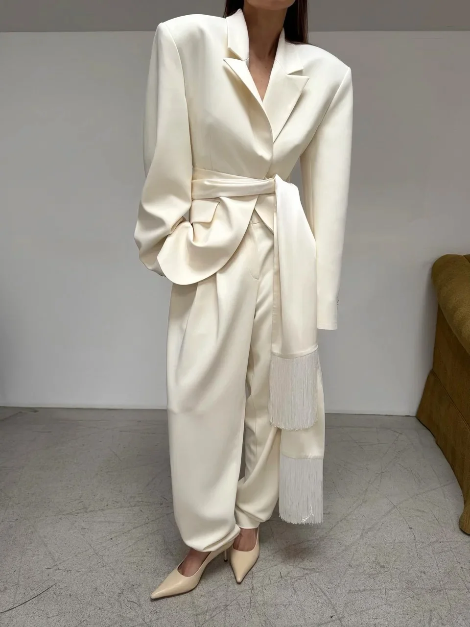 Fall Date Night Outfits 2026 Elegant Ivory Tailoring For A Dressy Romantic Evening