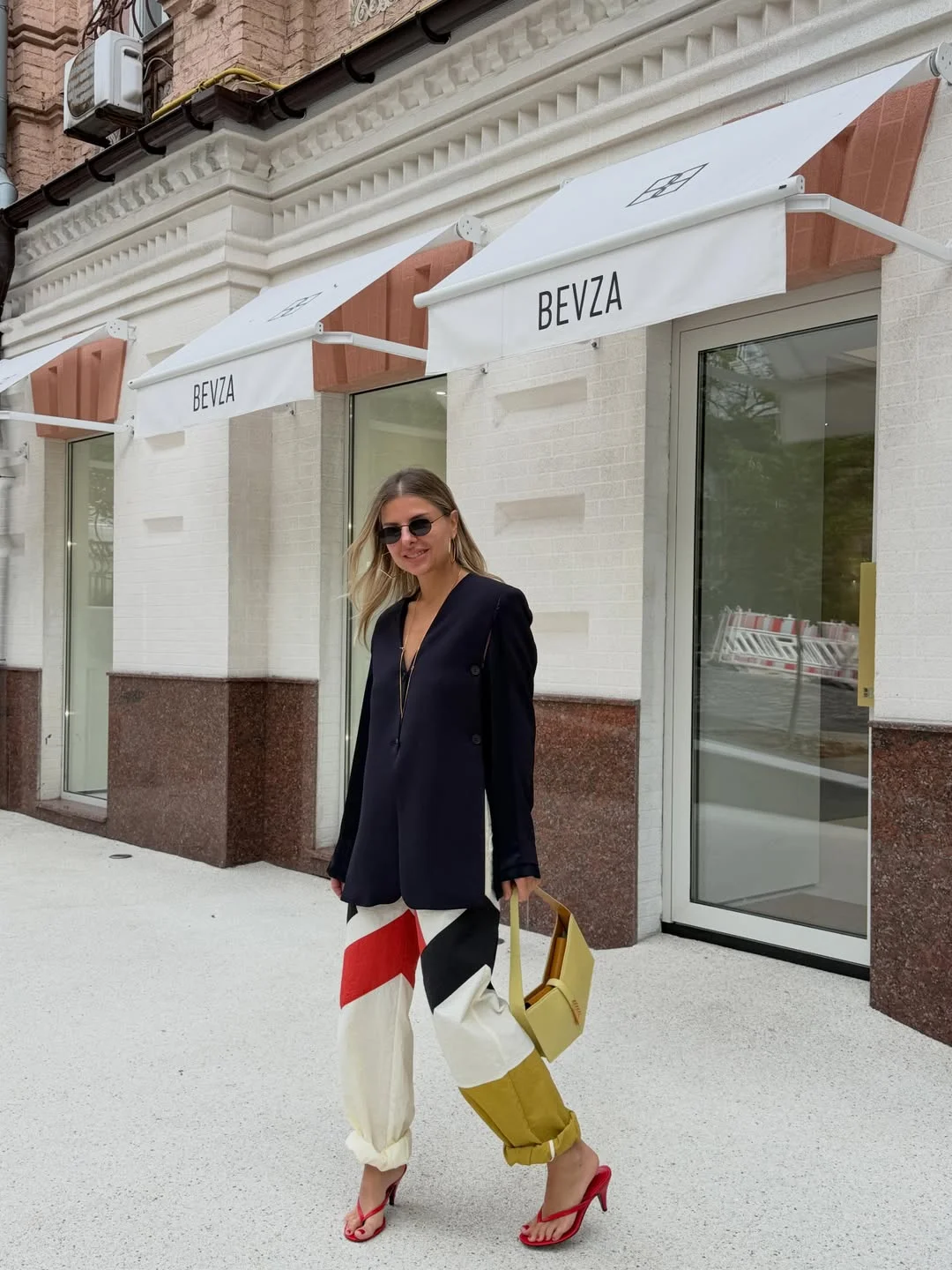Fall Date Night Outfits 2026 Statement Printed Pants For A Fashion Forward Night Out