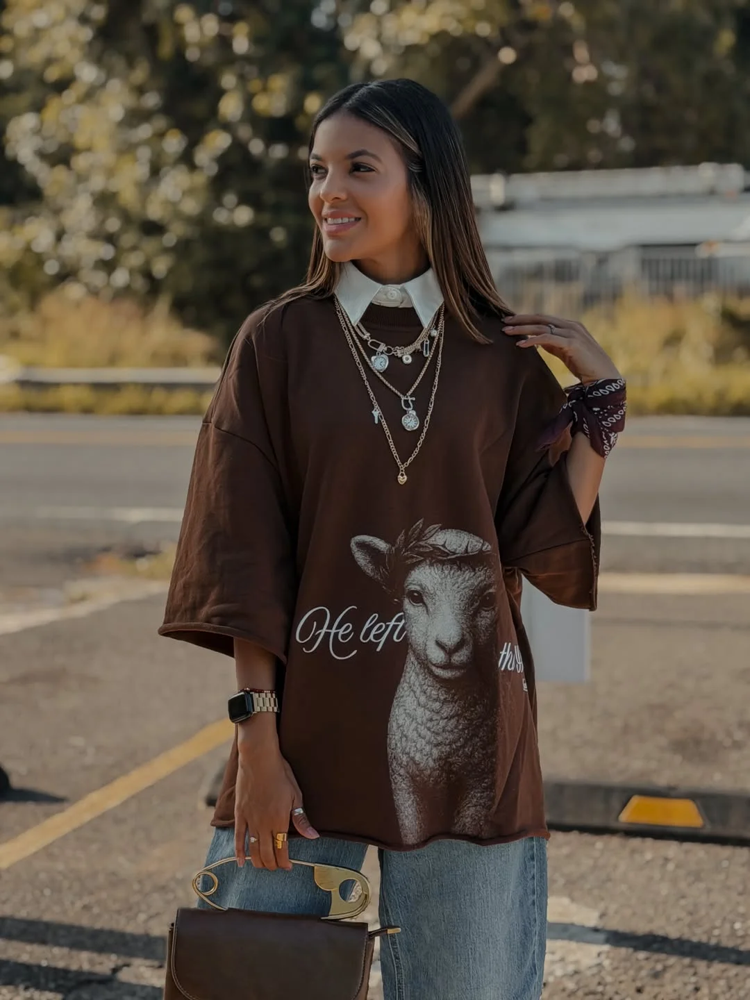 Fall Date Night Outfits 2026 Oversized Graphic Tee And Denim For A Casual Fall Date