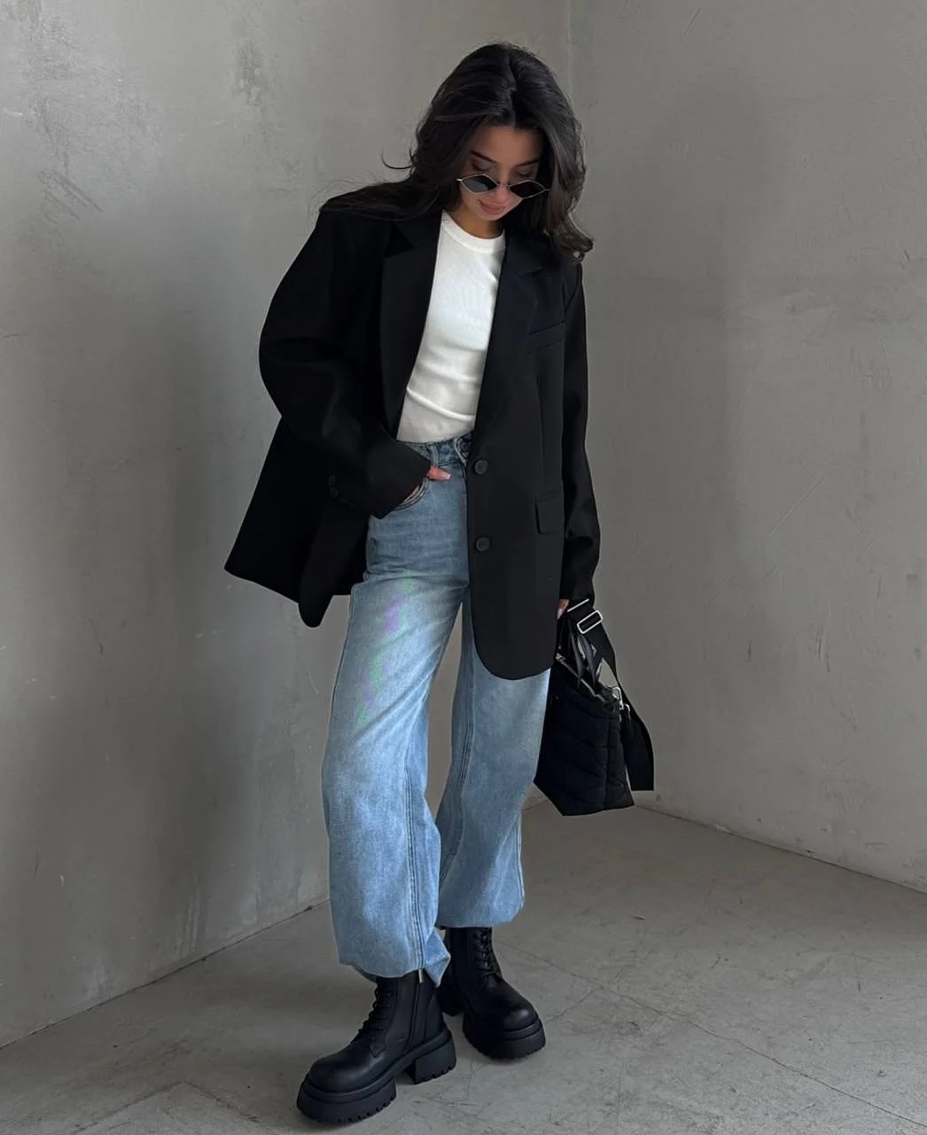 fall fashion aesthetic 2026 Dark Minimalism Defines Modern Autumn Style