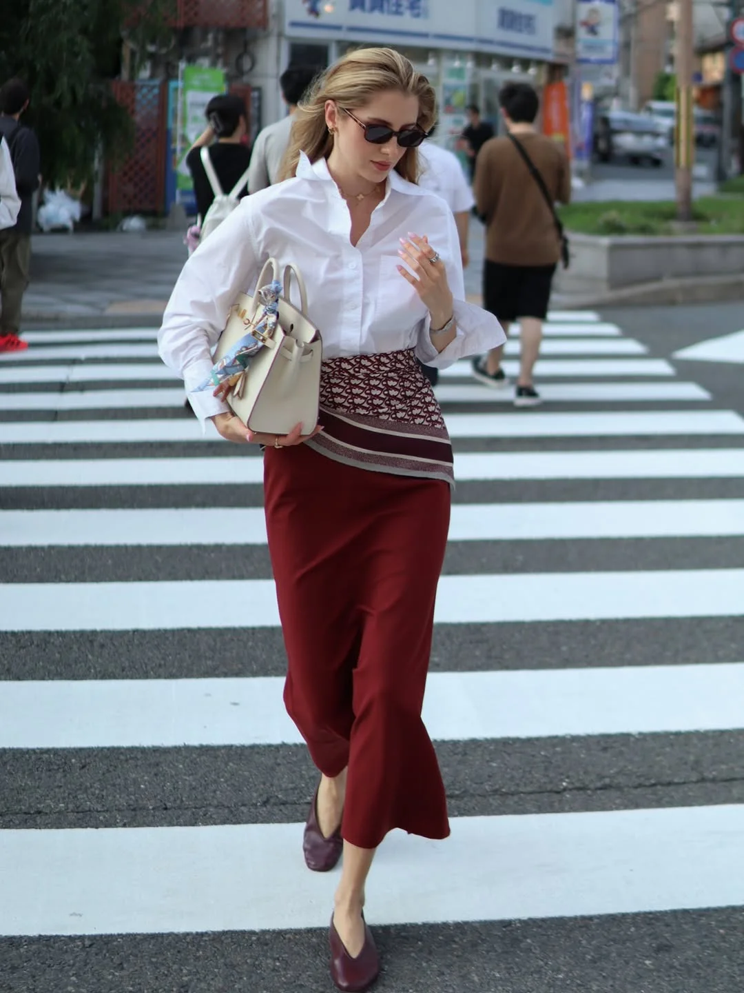 Fall Fashion Outfits 2026 Burgundy Skirts And Refined City Style