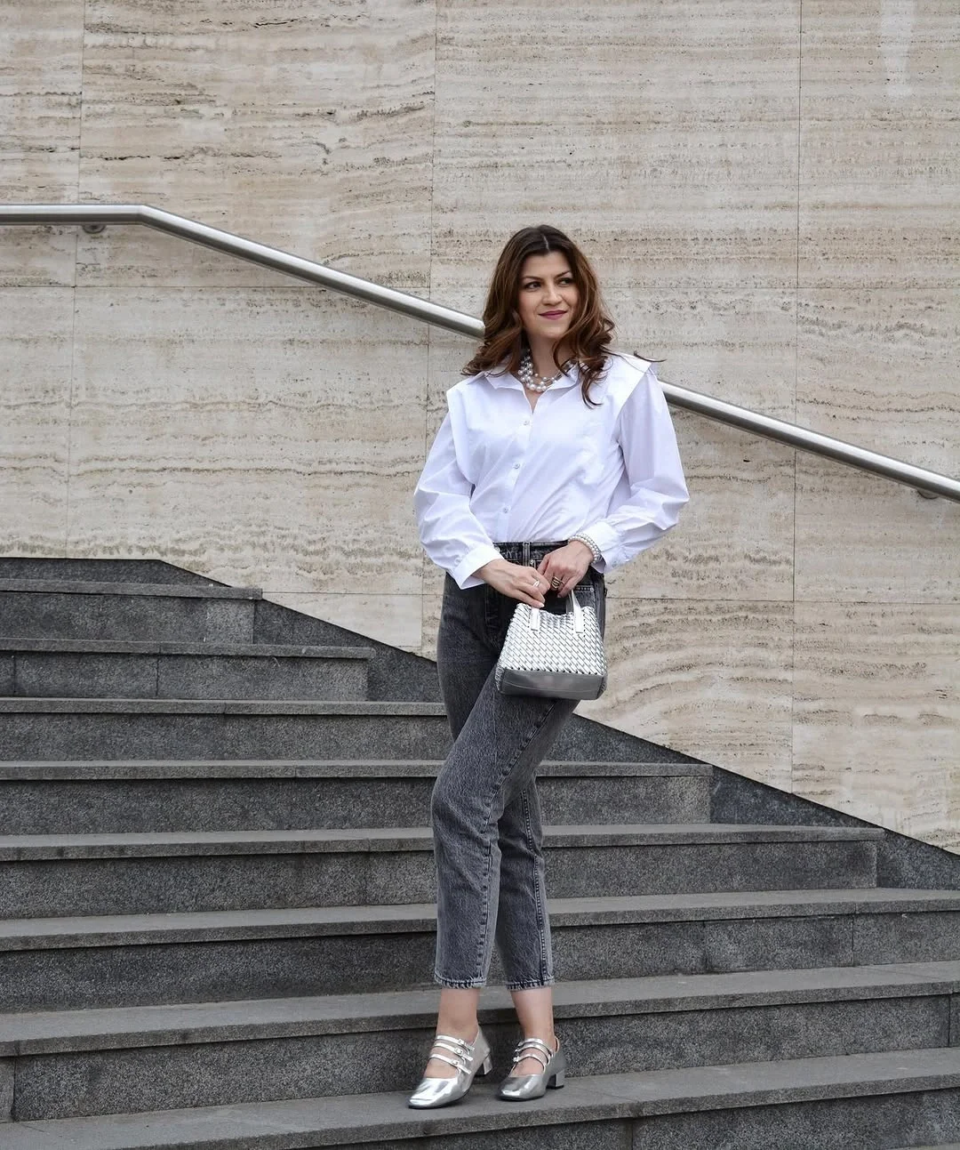 fall mom outfits 2026 Classic Shirt And Gray Denim Styling