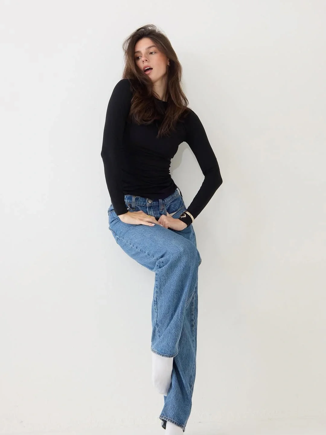 fall mom outfits 2026 Minimalist Knitwear And Relaxed Denim