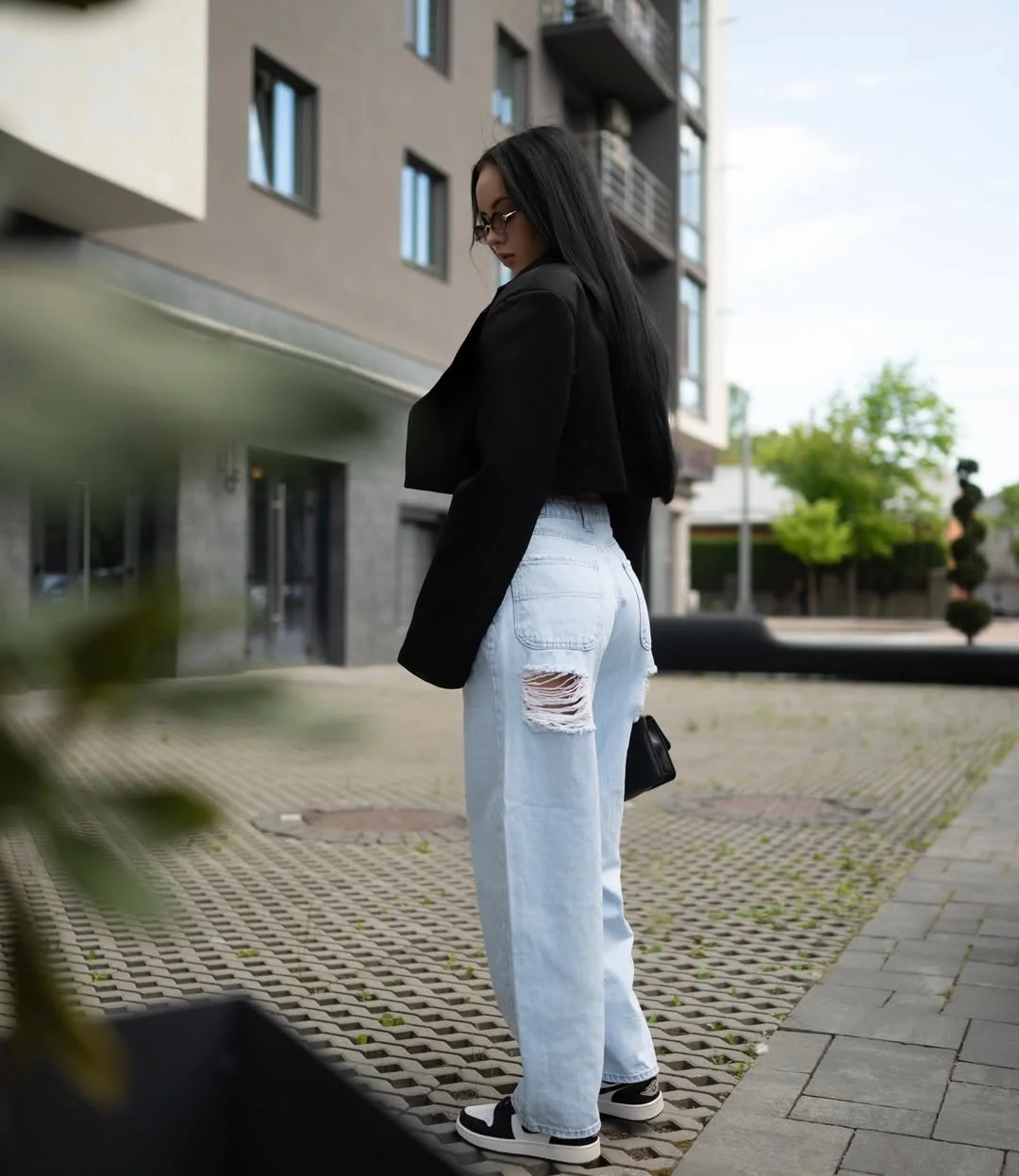 fall outfits with jeans and sneakers 2026 Relaxed Baddie Style With Distressed Denim