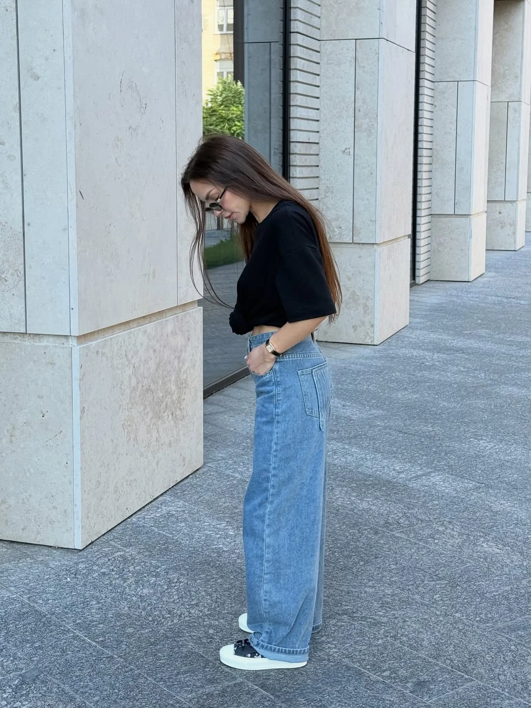 fall outfits with jeans and sneakers 2026 Minimal Black and Denim Balance