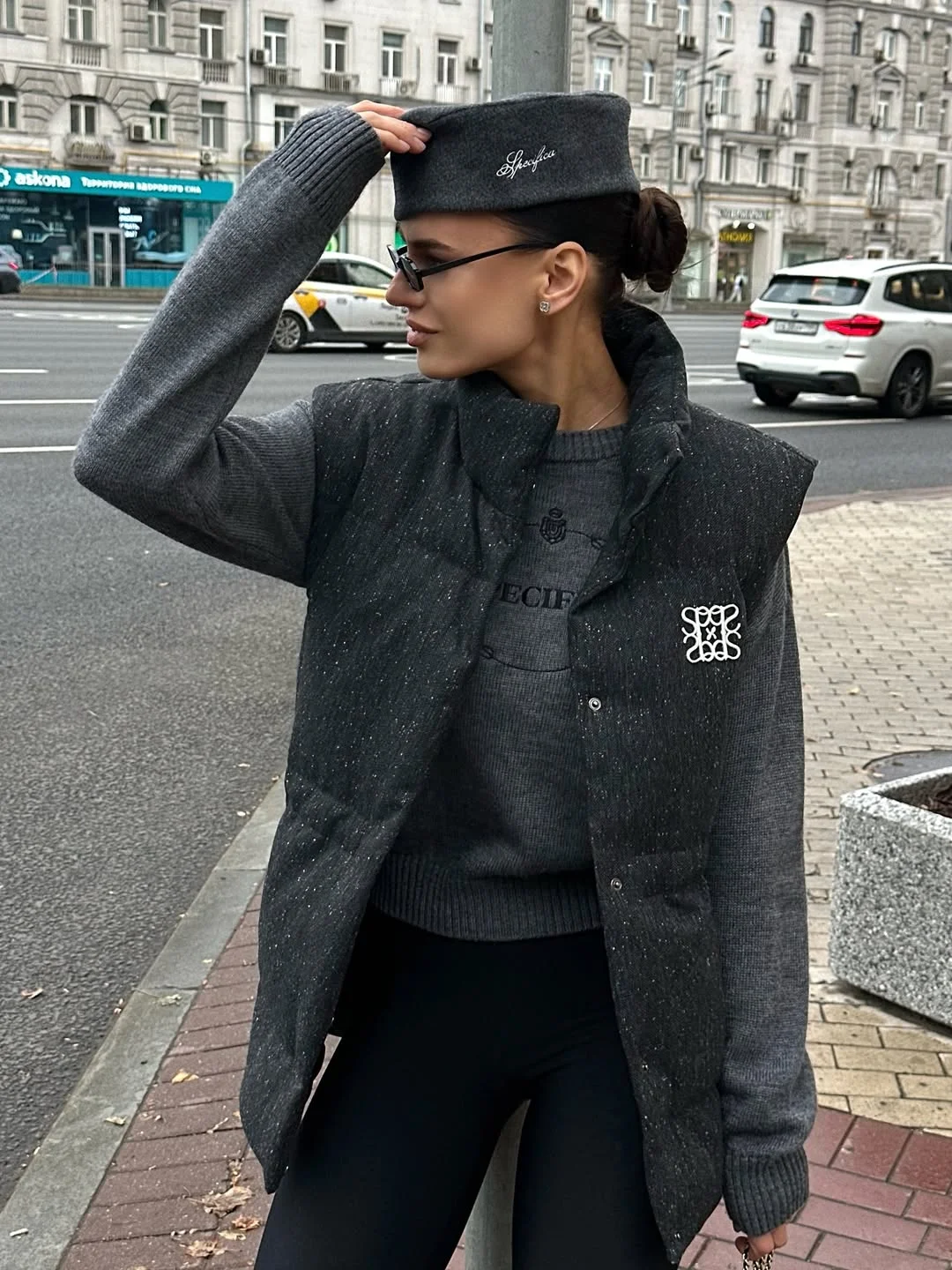 fall outfits with vests 2026 Charcoal City Layers for Cool Autumn Days