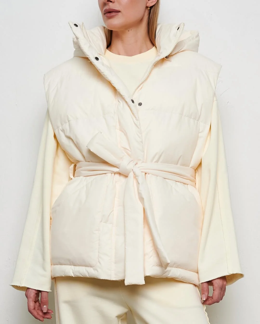 fall outfits with vests 2026 Monochrome Cream Layers for Chilly Autumn Days