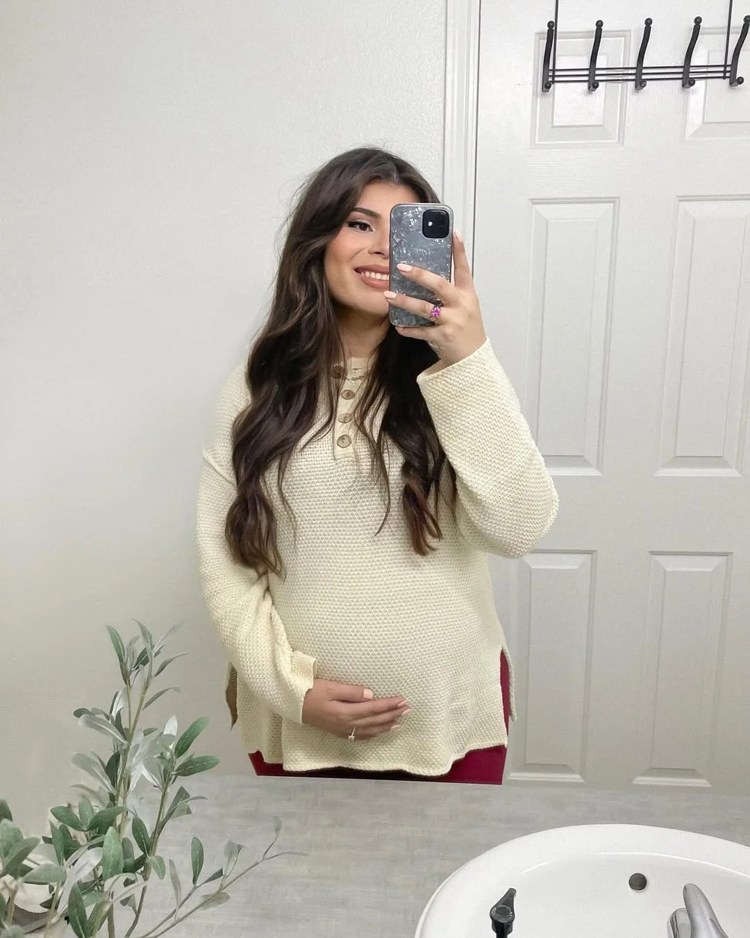 fall pregnancy outfits 2026 Cozy Cream Sweater for Relaxed Autumn Days