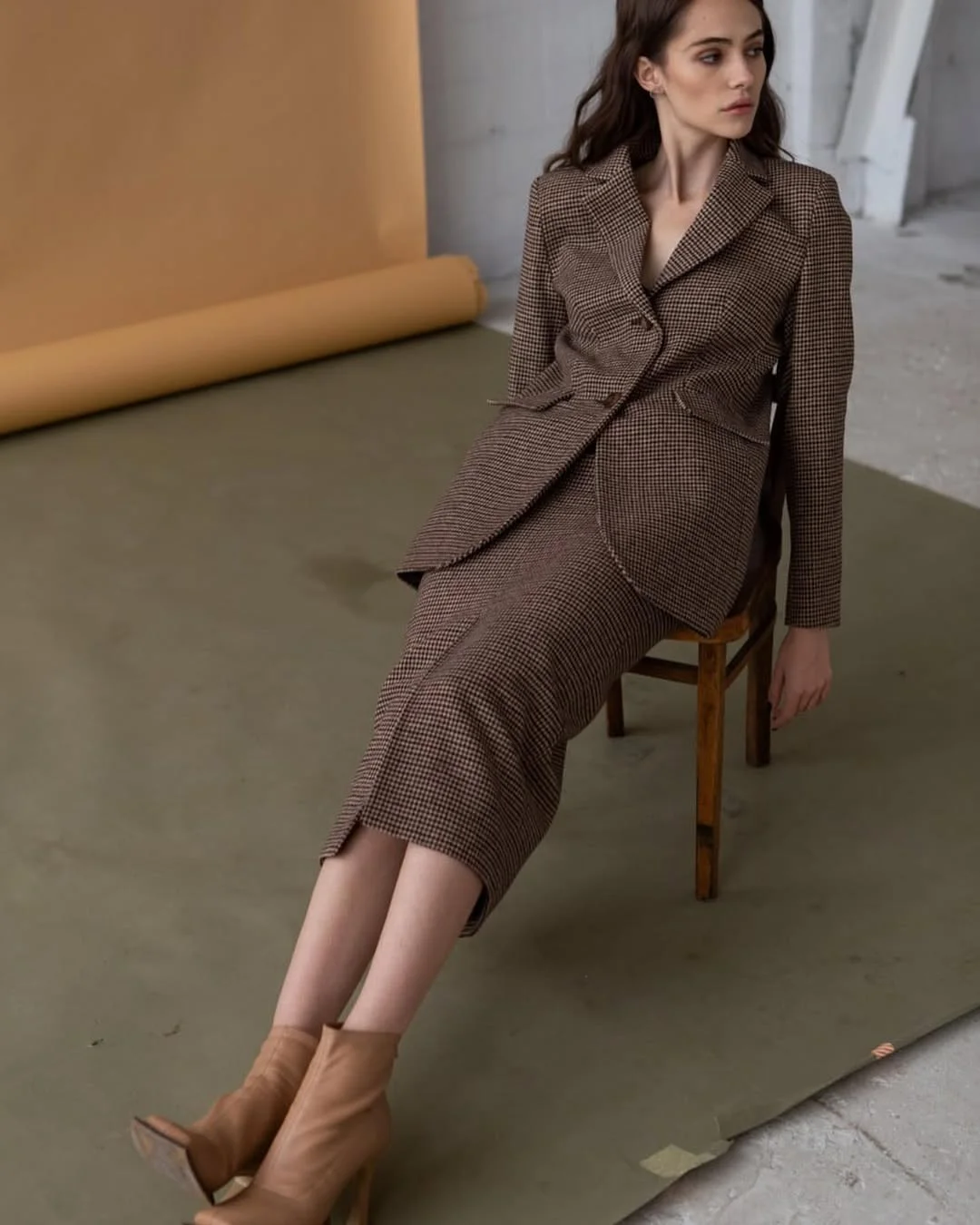 fall smart casual office outfits women 2026 Checked Skirt Suit with Autumn Character