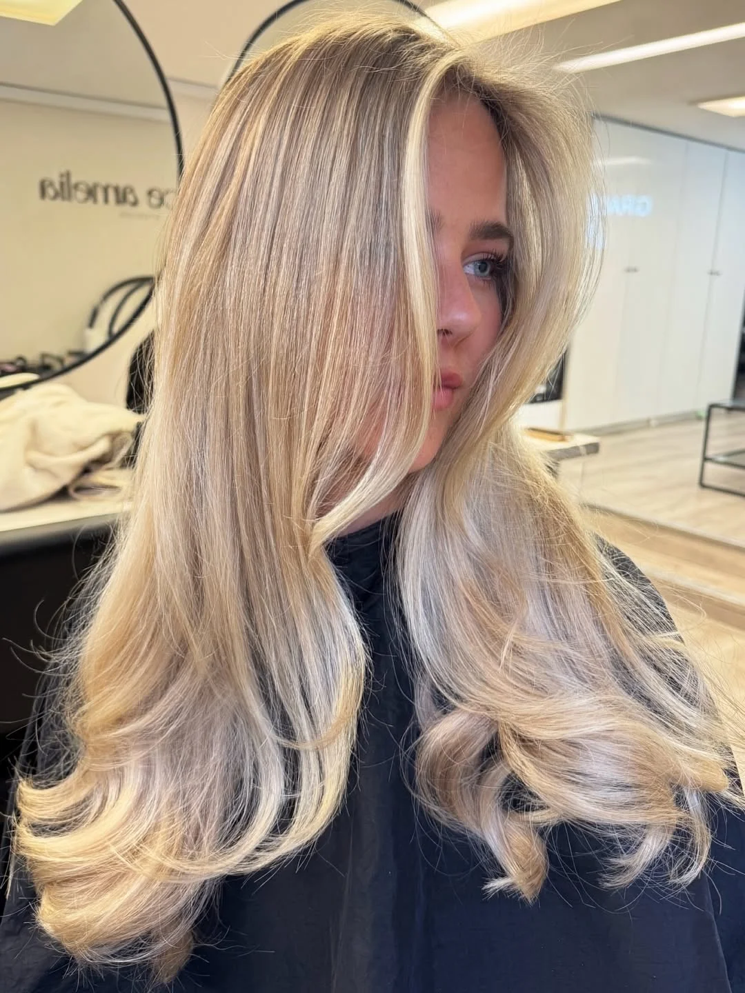 july hair colour ideas 2026 Vanilla Cream Blonde