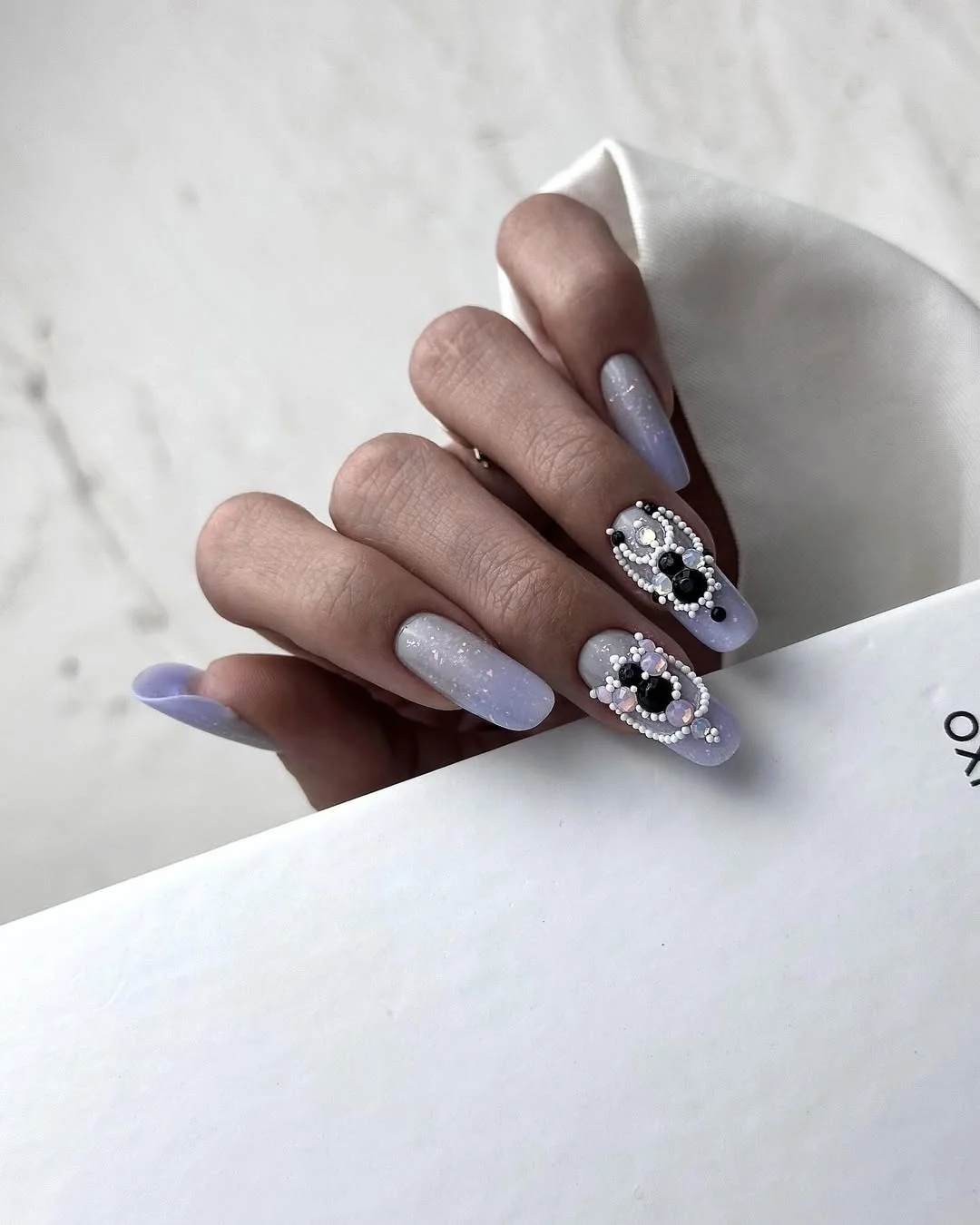 summer oval nails 2026 Soft Lavender Glam with Statement Crystal Embellishments