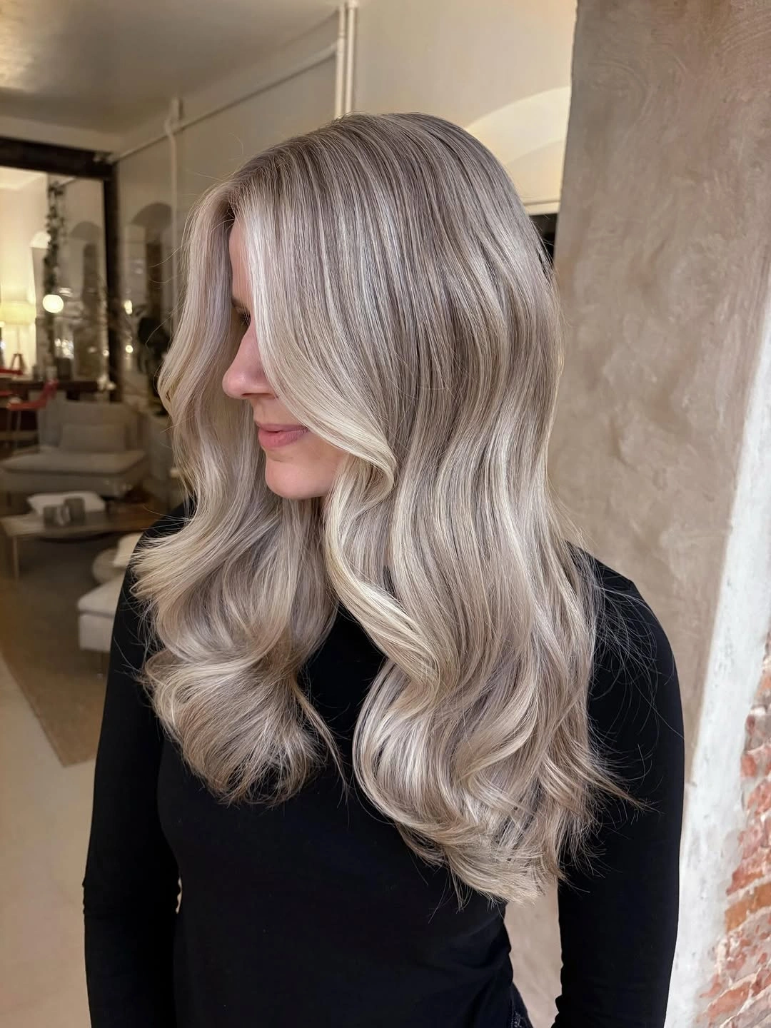 babylights hair ideas Creamy Champagne Waves With Natural Brightness