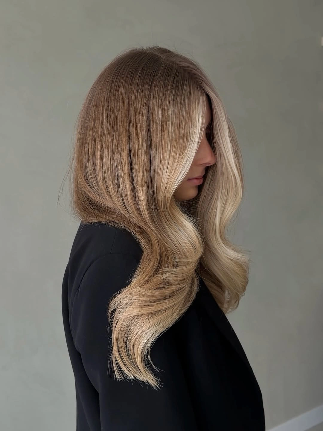 beige blond hair color Soft Beige Blonde With Feathered Face Framing