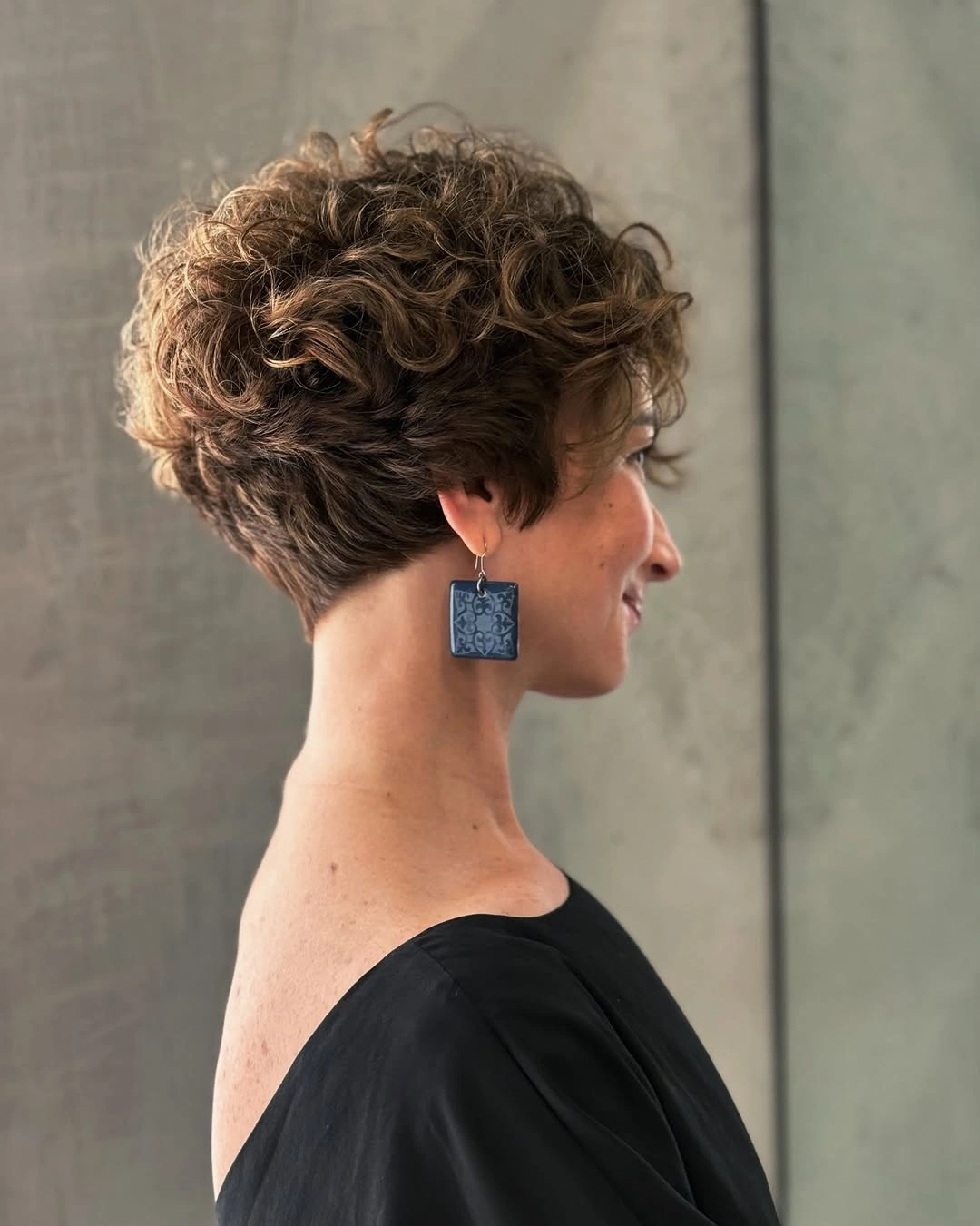 bixie haircut Curly Bixie With Voluminous Crown