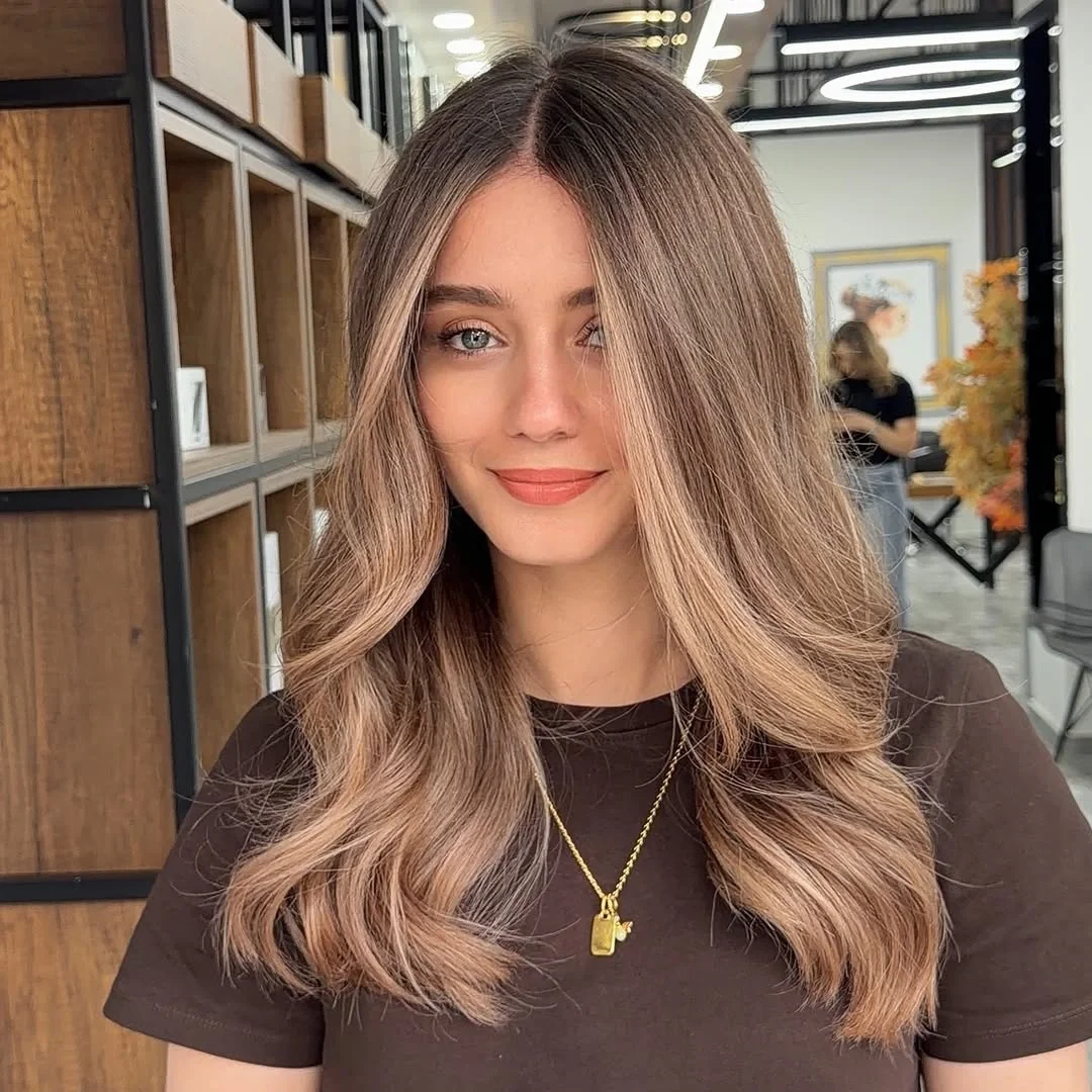 fall blonde hair colour 2026 Soft Mushroom Blonde Balayage With Dimensional Roots