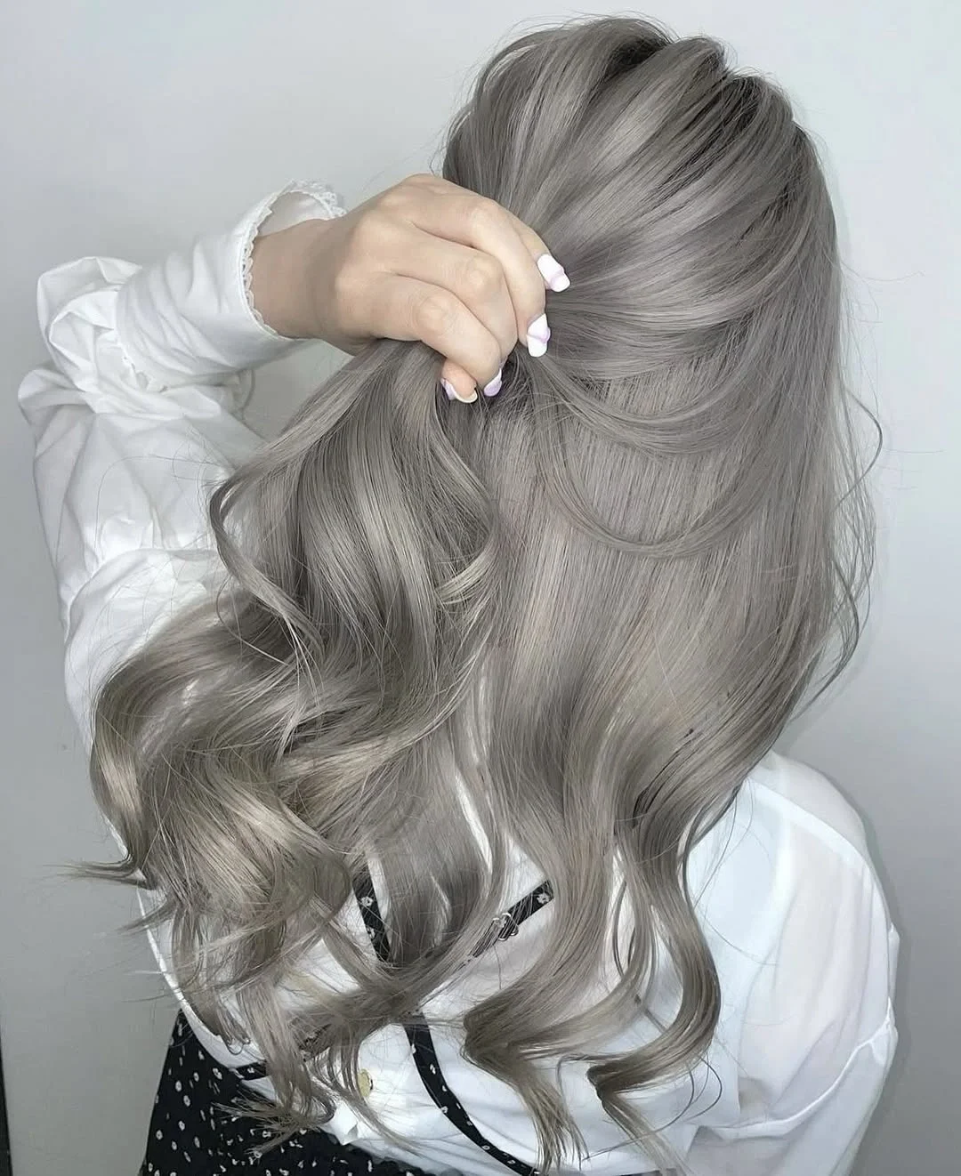 fall blonde hair colour 2026 Cool Silver Blonde With Platinum Dimension
