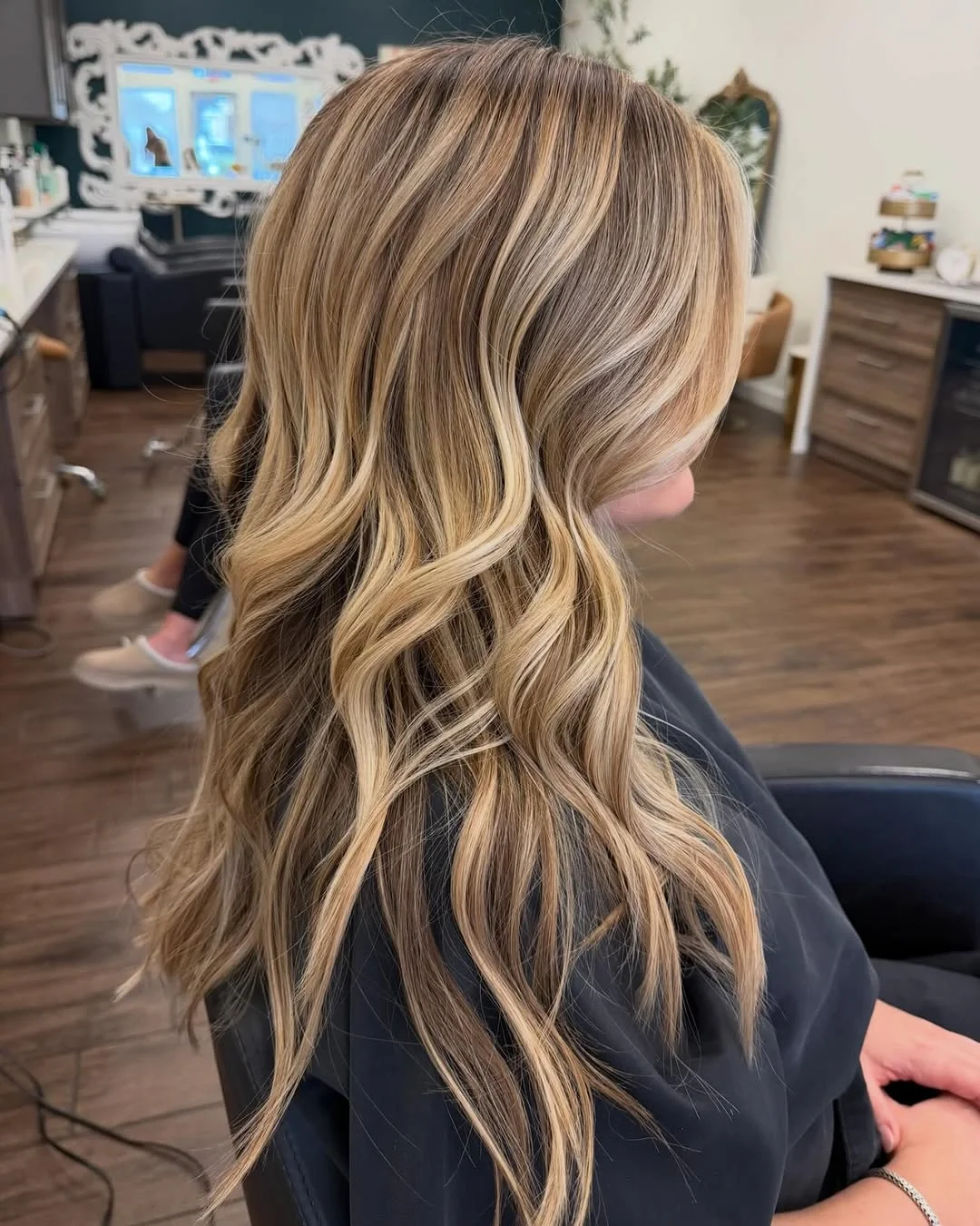 fall blonde hair colour 2026 Golden Beige Balayage With Soft Dimension