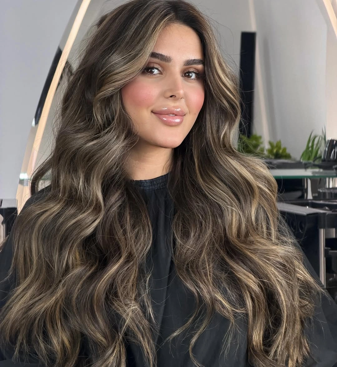 fall brunette hair colour 2026 Bold Brunette With Blonde Money Pieces