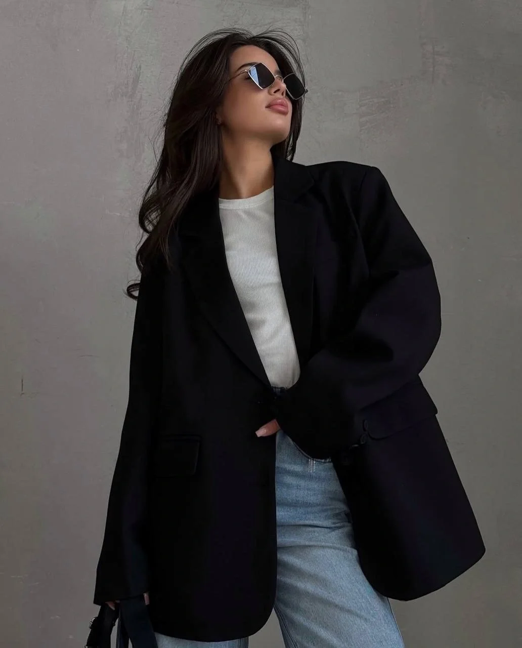 fall classy outfits women 2026 Oversized Black Blazer And Casual Chic Street Style