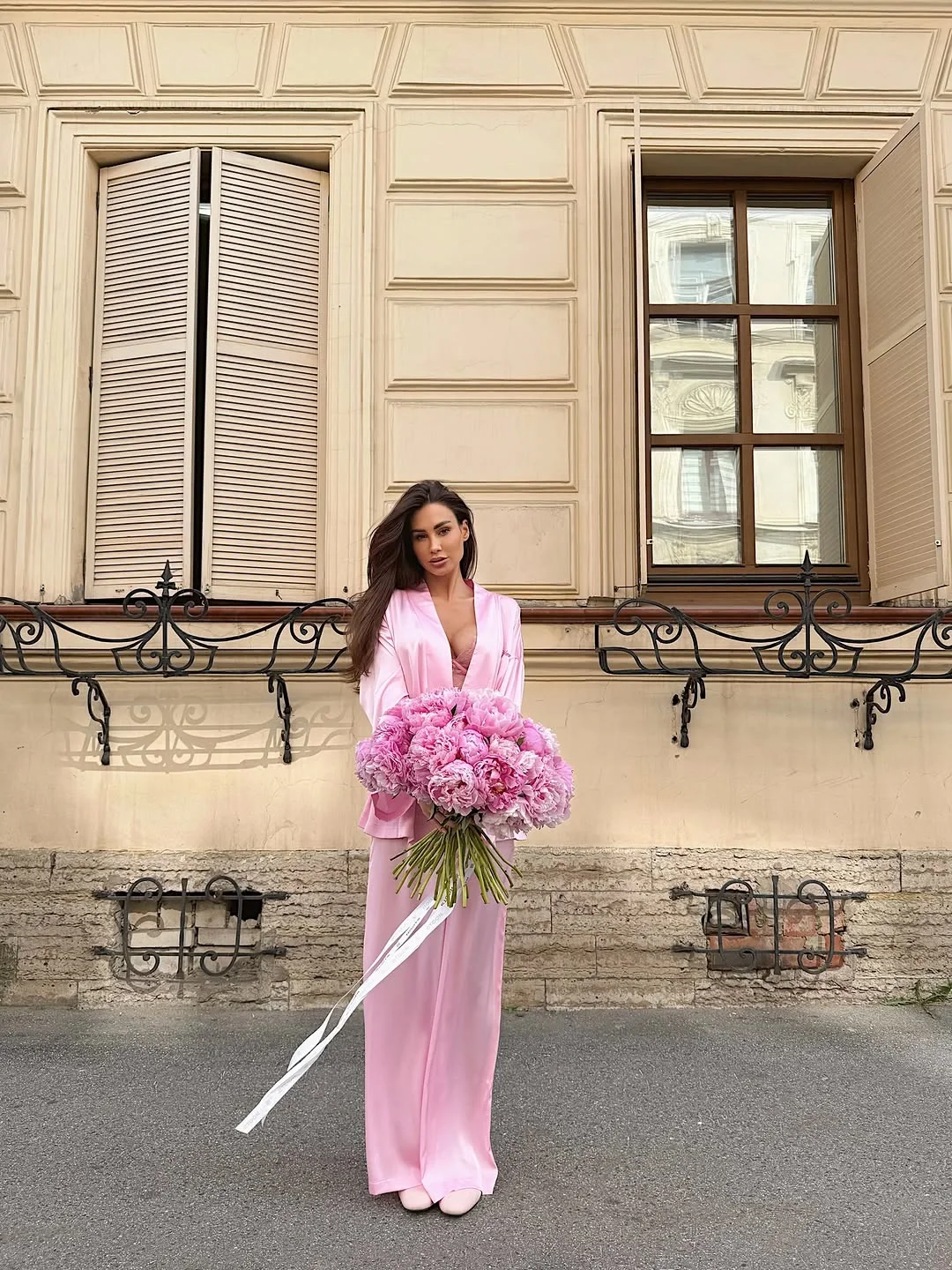 fall comfy outfits 2026 Soft Pink Brings Romance Into Autumn