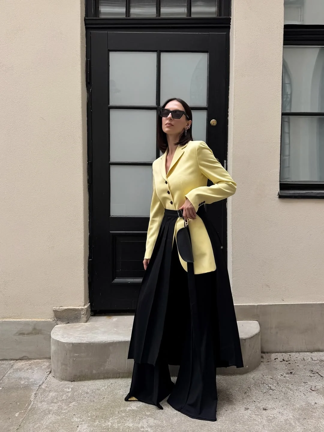 fall comfy outfits 2026 Butter Yellow Blazer Refreshes Classic Black Layers