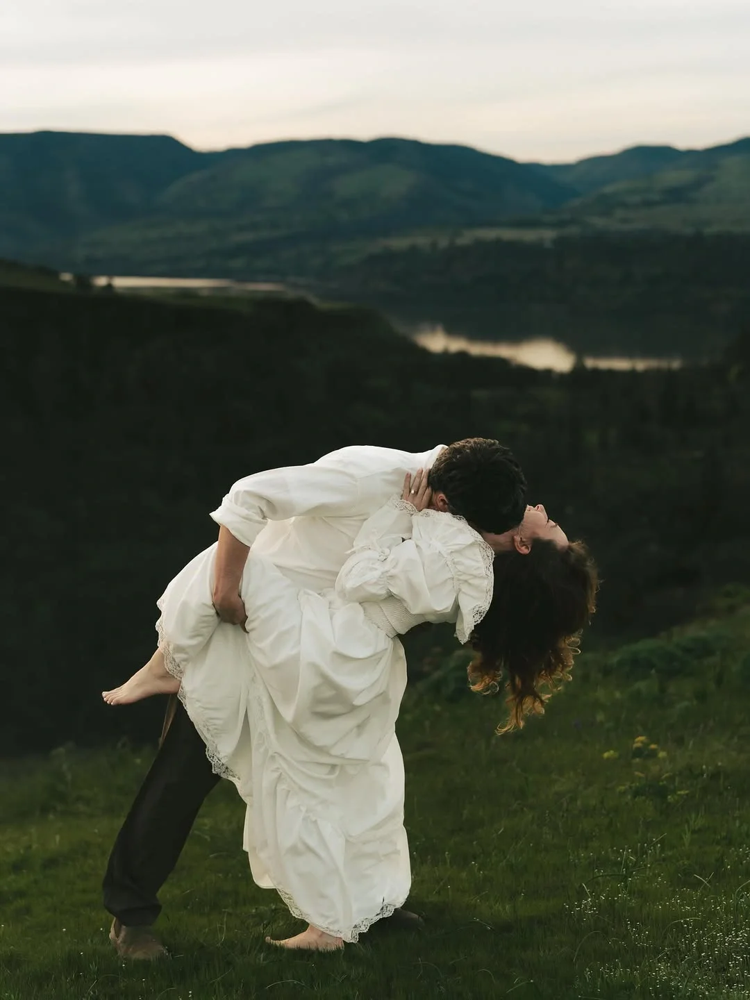 fall engagement photo outfits 2026 Romantic Vintage Style On The Hillside