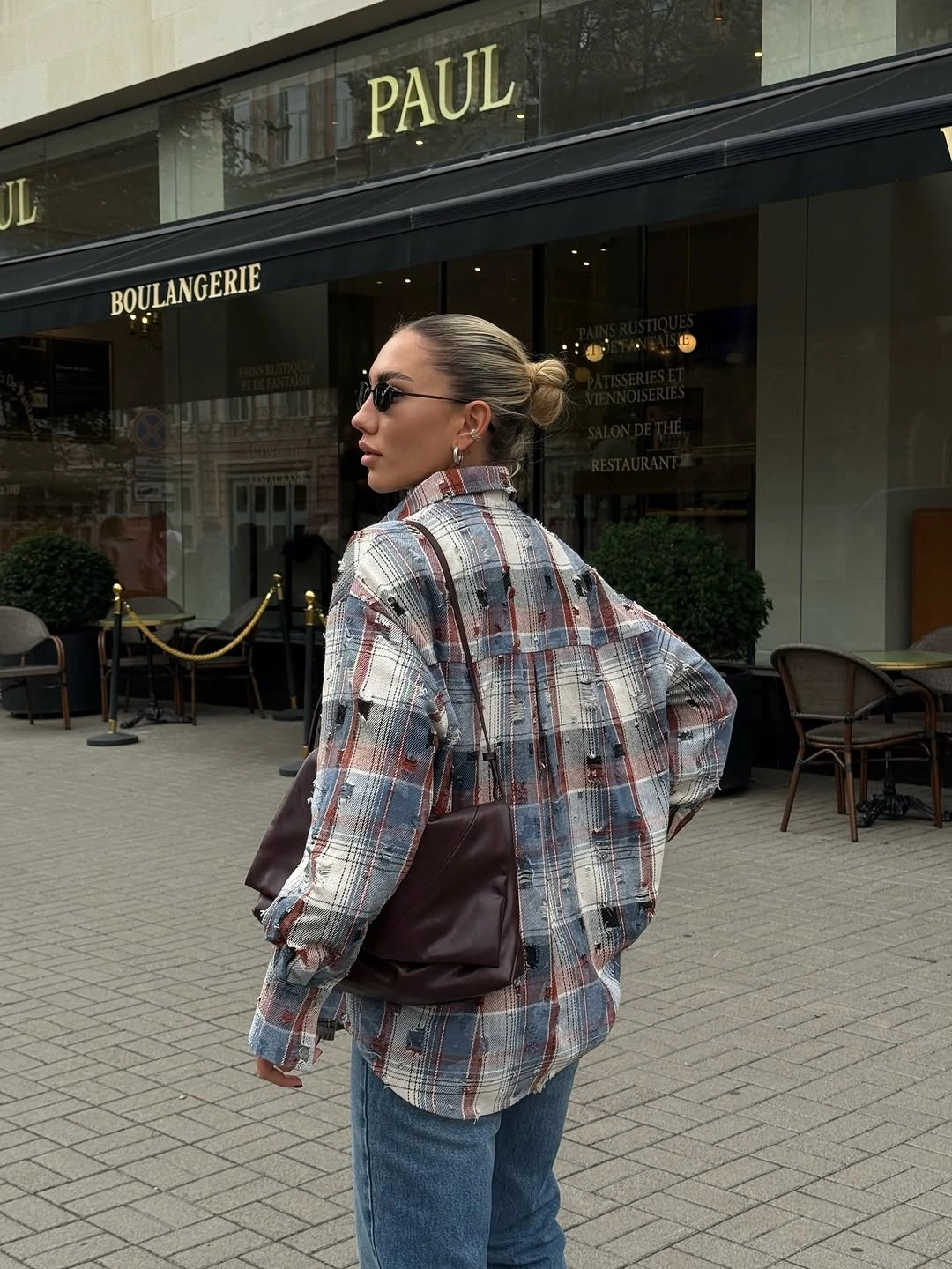 fall flannel shirt outfit women 2026 Distressed Plaid With Modern City Style