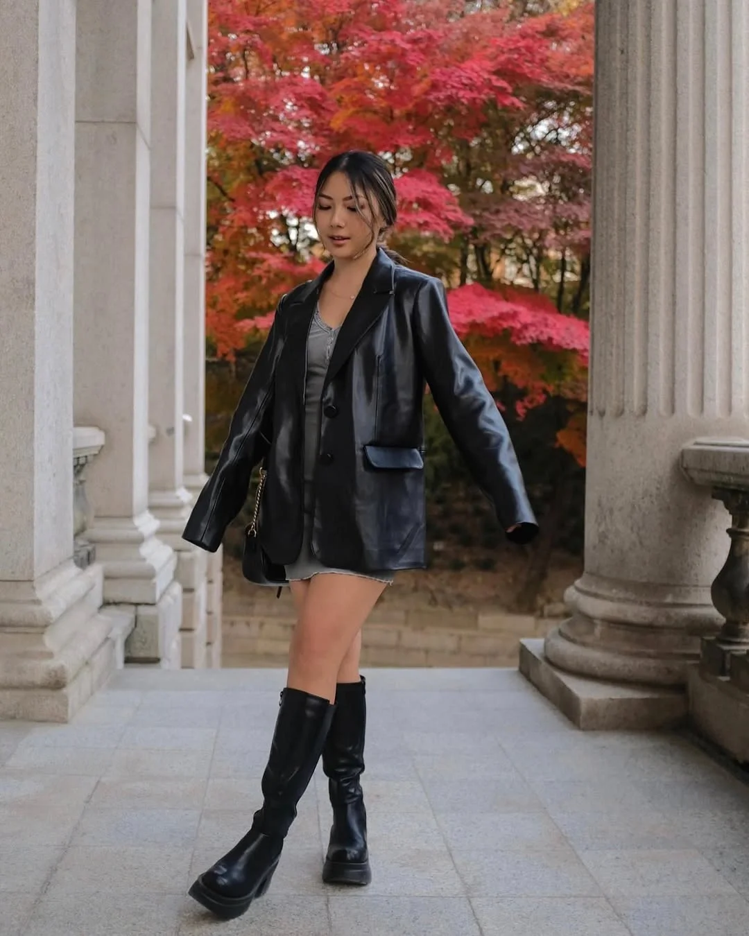 fall jackets outfit 2026 Modern Black Leather Blazer For Early Fall