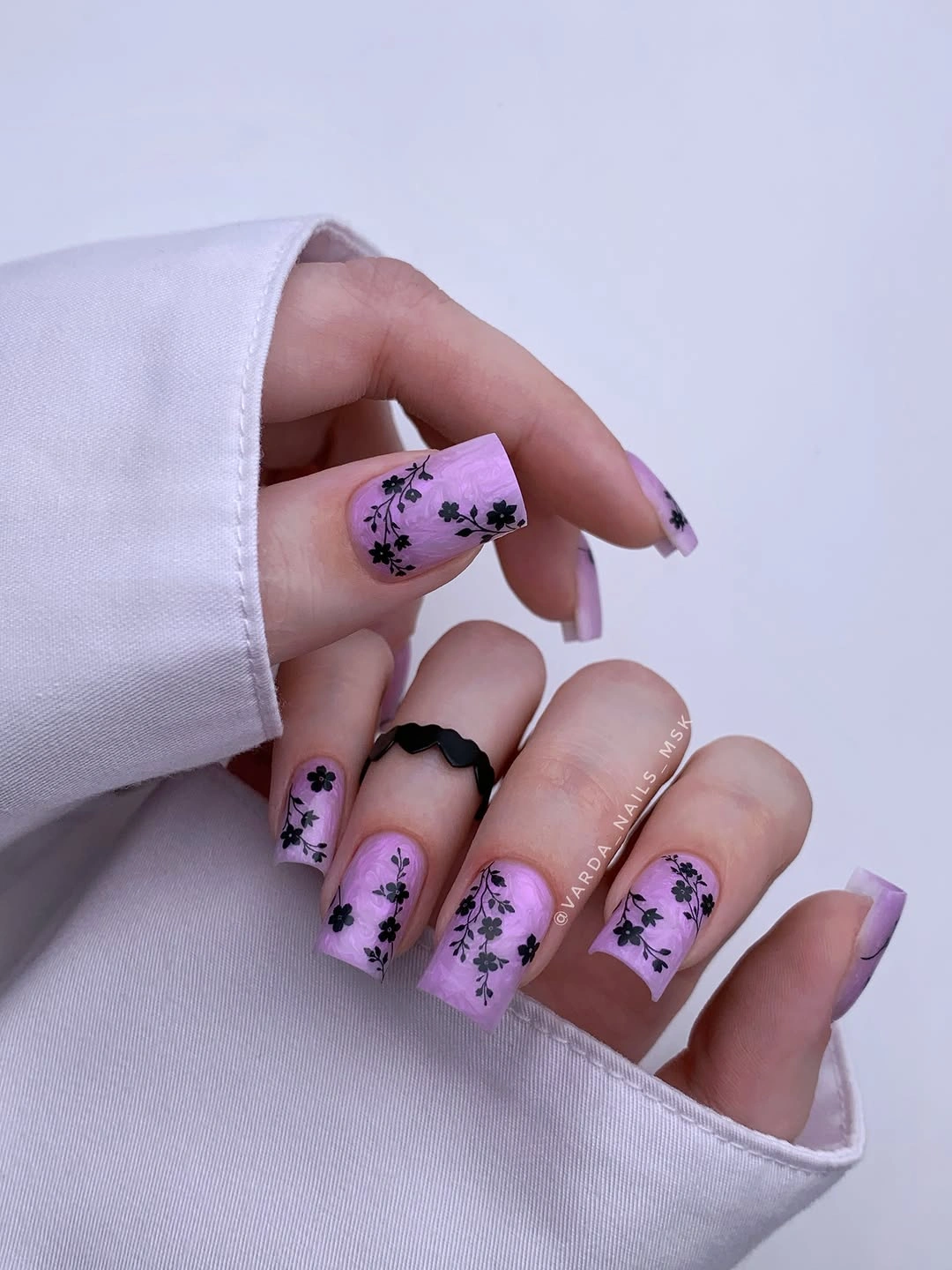 fall nail art 2026 Lavender Botanical Nails That Keep Summer Blooming a Little Longer