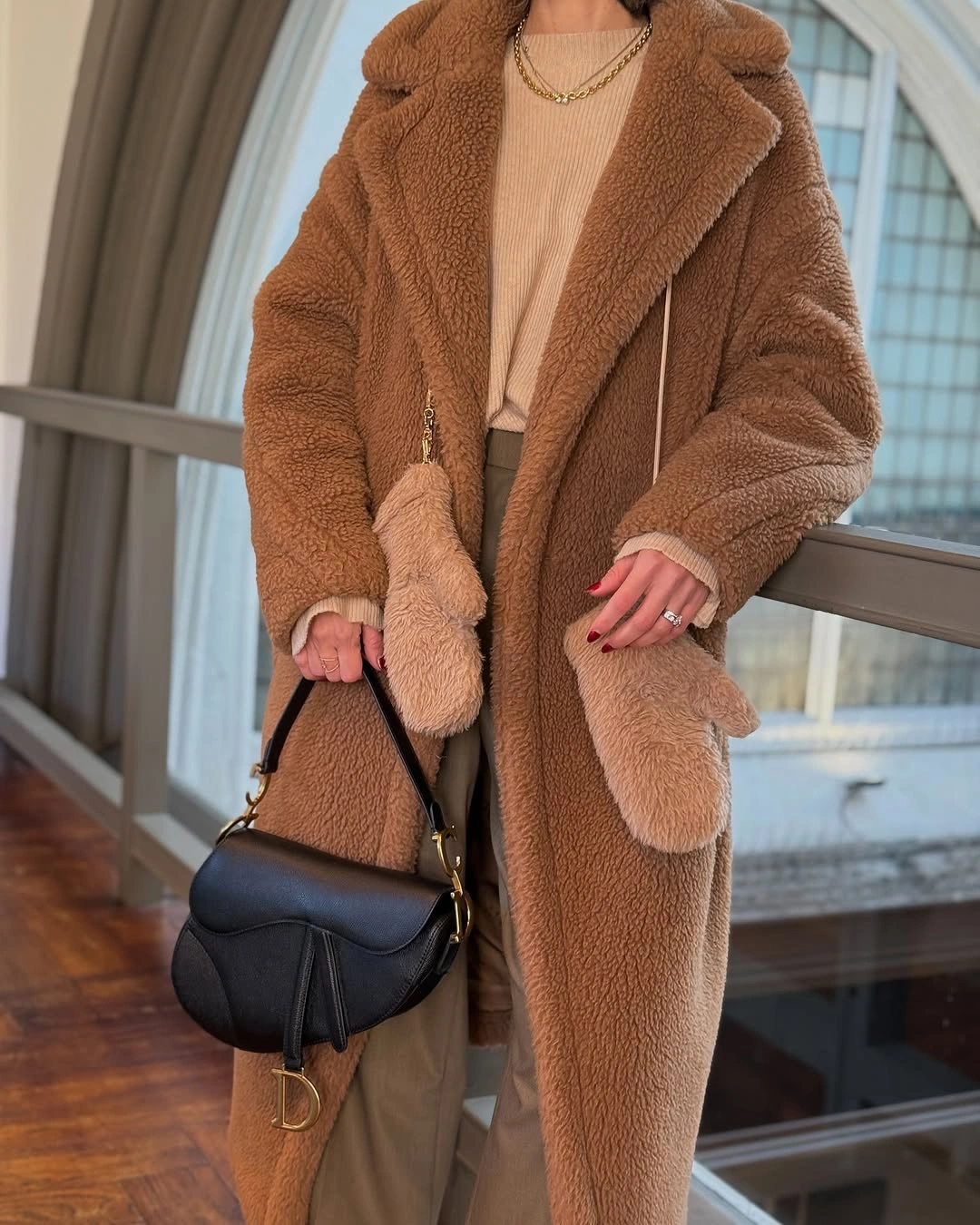 fall outfits teddy coat 2026 Classic Neutral Layers With Luxe Accessories