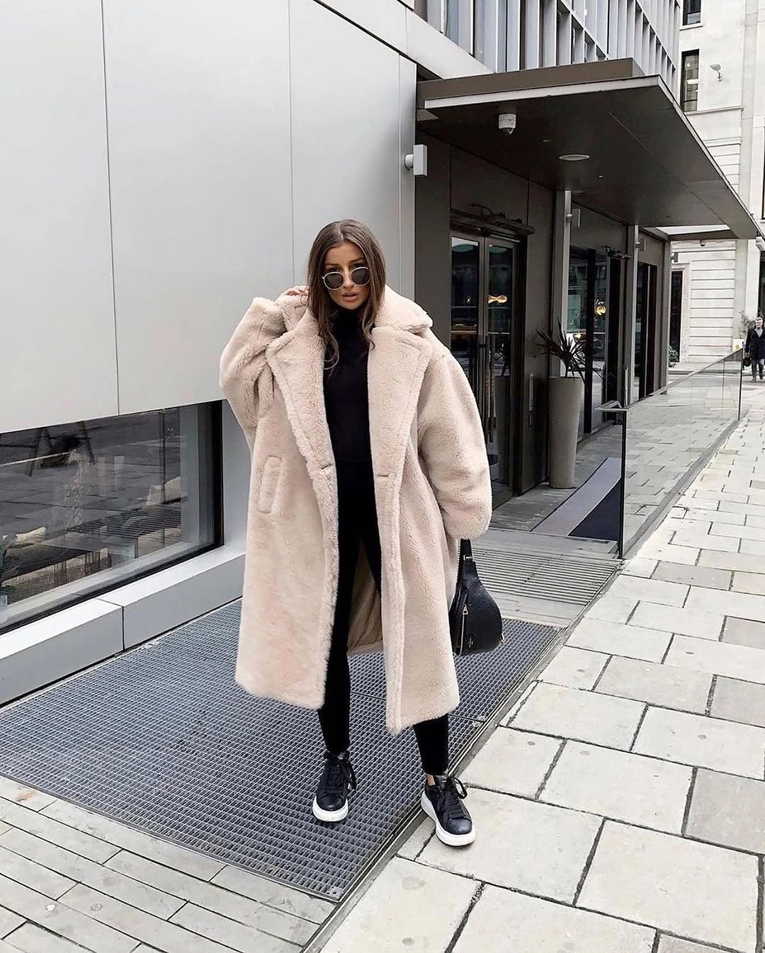 fall outfits teddy coat 2026 Oversized Teddy Coat With Minimalist City Style