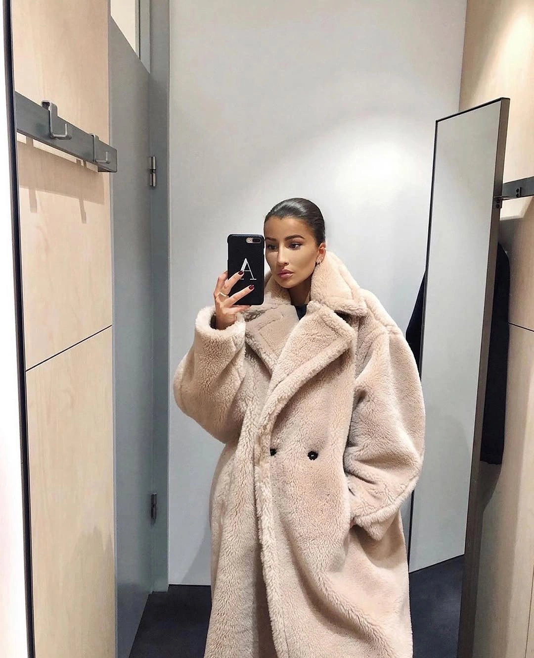 fall outfits teddy coat 2026 Soft Beige Teddy Coat With Modern Minimalism