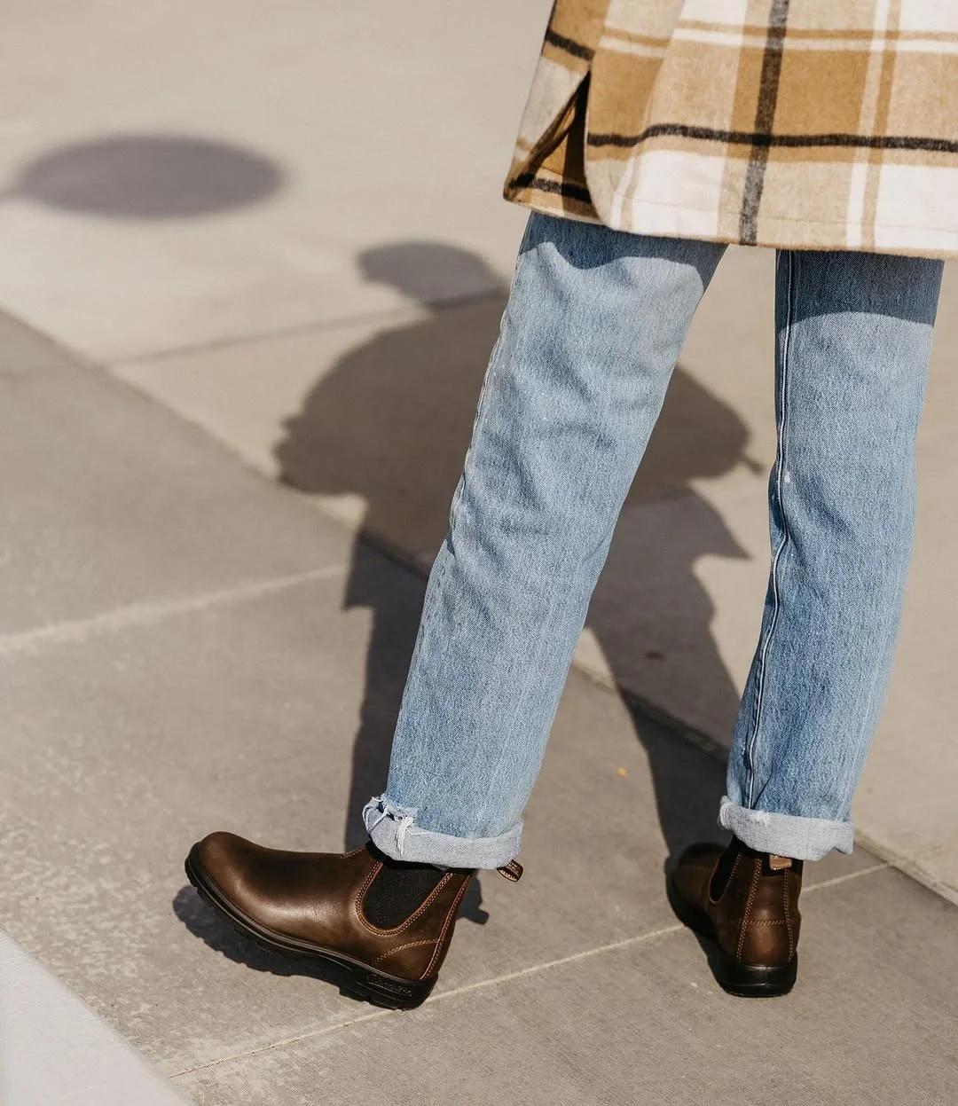 fall outfits with chelsea boots 2026 Relaxed Denim Meets Rich Brown Leather