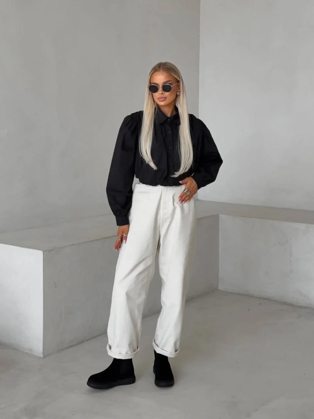 fall outfits with chelsea boots 2026 Sharp Monochrome With Relaxed Chelsea Boots