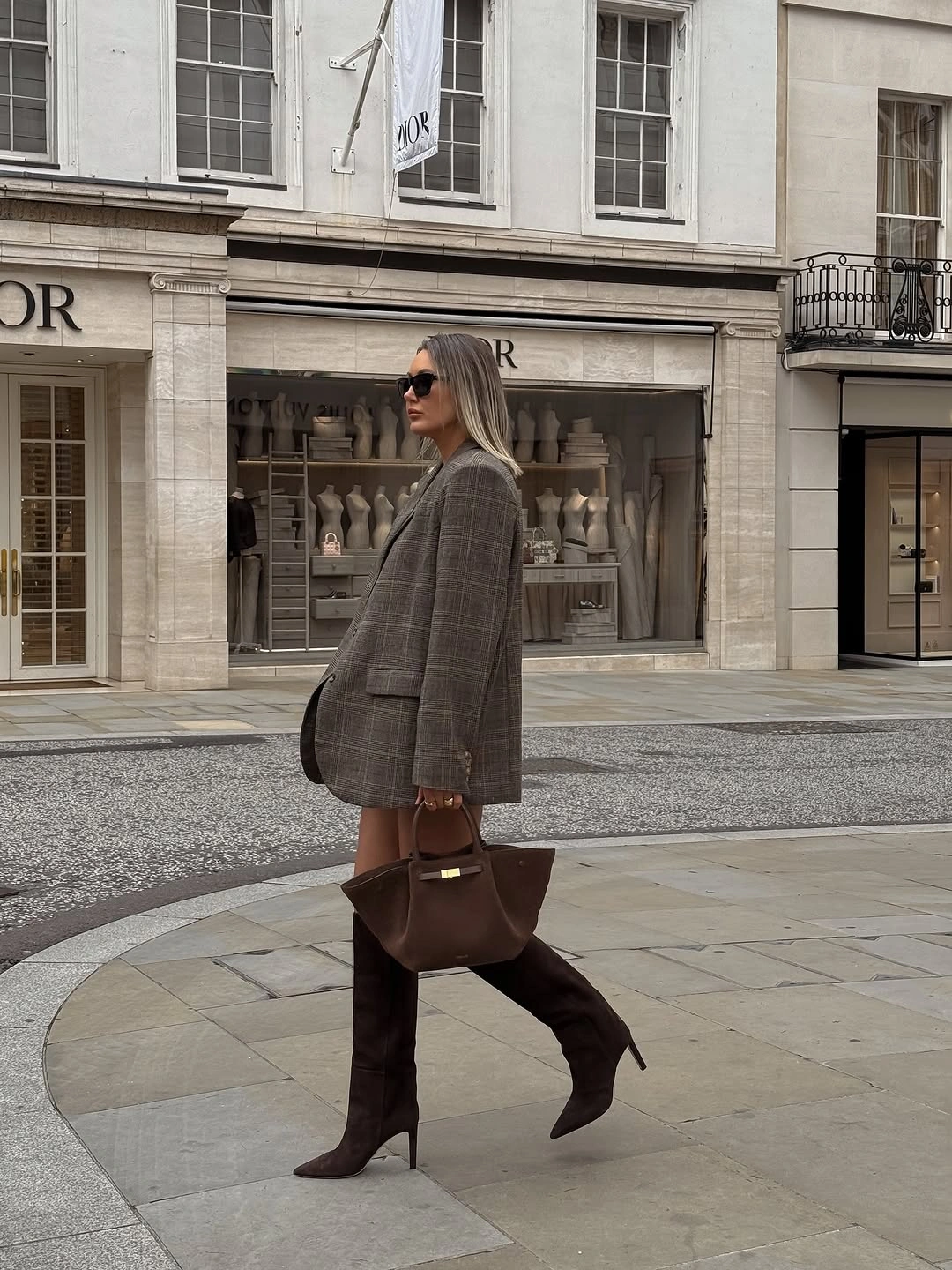 fall outfits with heeled boots 2026 Tailored Blazer And Chocolate Knee High Boots