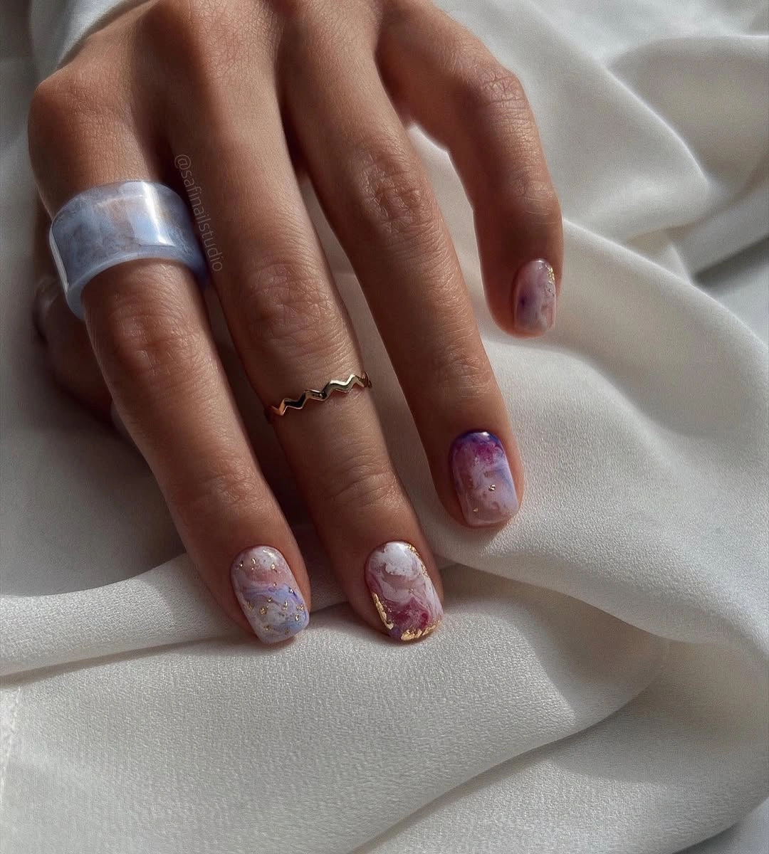 fall short nails 2026 Lavender Marble with Gold Details