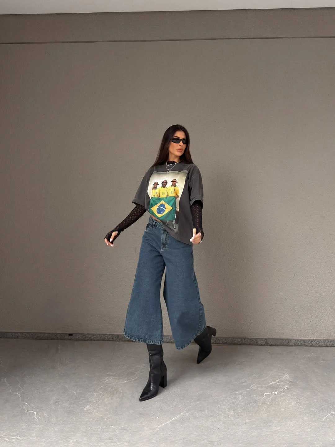 fall streetwear outfits 2026 Graphic Tees And Wide Denim For Weekend Streetwear