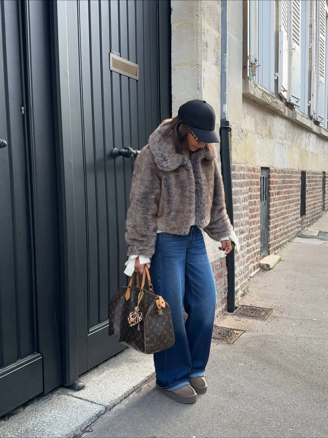 Faux Fur Jacket Outfit Ideas Every Woman Will Want To Wear This Winter 9 faux fur jacket Everyday Street Style With Soft Grey Fur