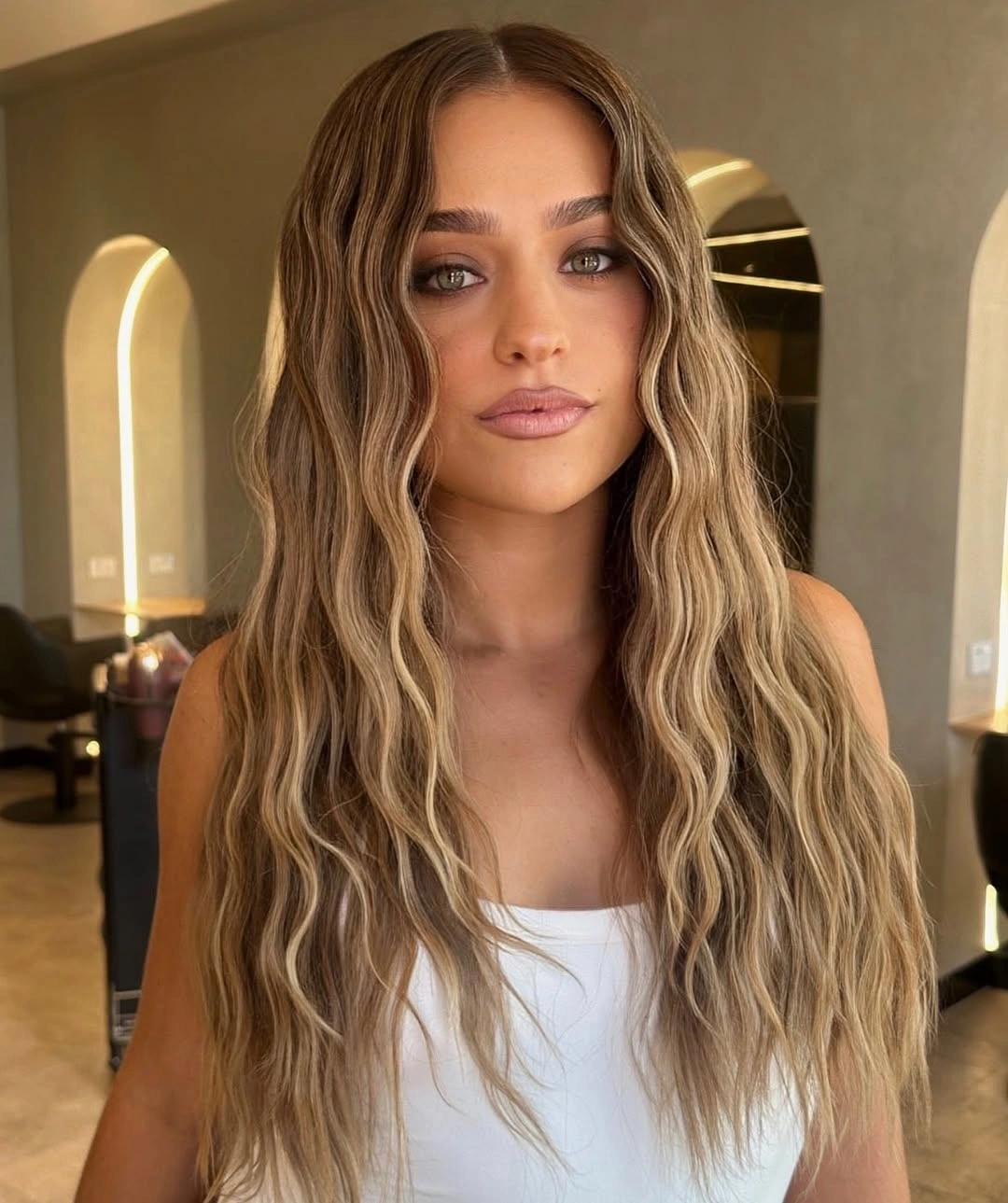 heatless curls hairstyle Glossy Defined Waves With Everyday Elegance
