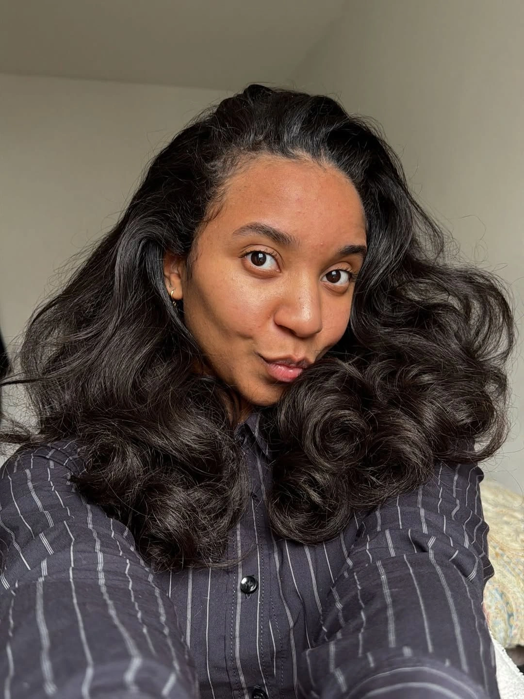 heatless curls hairstyle Bouncy Voluminous Curls With Glossy Shine