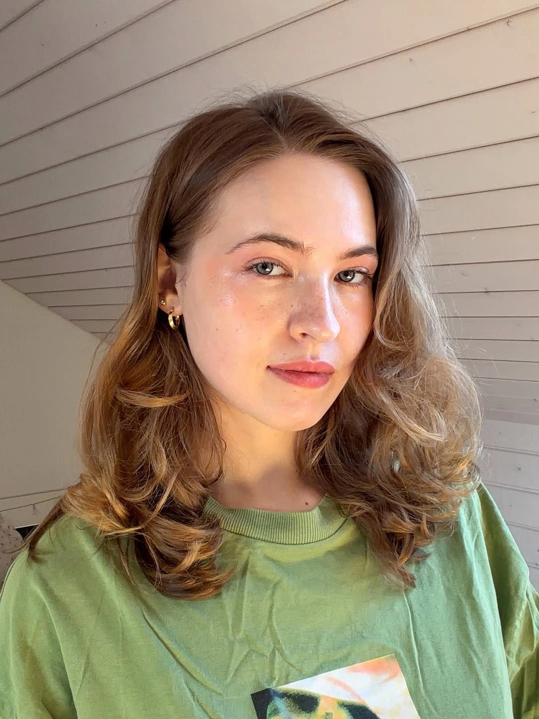 heatless curls hairstyle Feathered Shoulder Length Waves With Soft Volume
