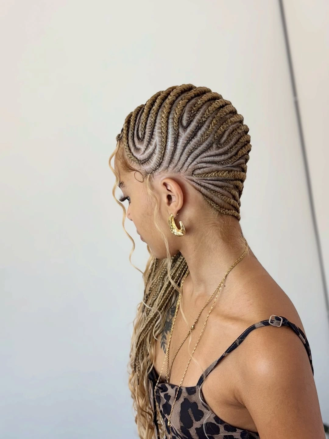 lemonade braid hairstyle Flowing Blonde Lemonade Braids With Sculpted Curves