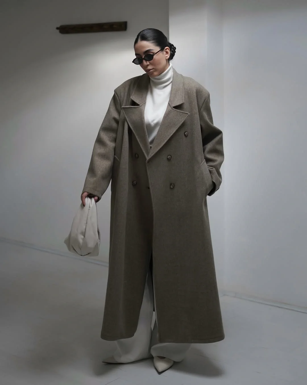 Overcoat fall outfits 2026 The Modern Olive Overcoat That Goes With Everything