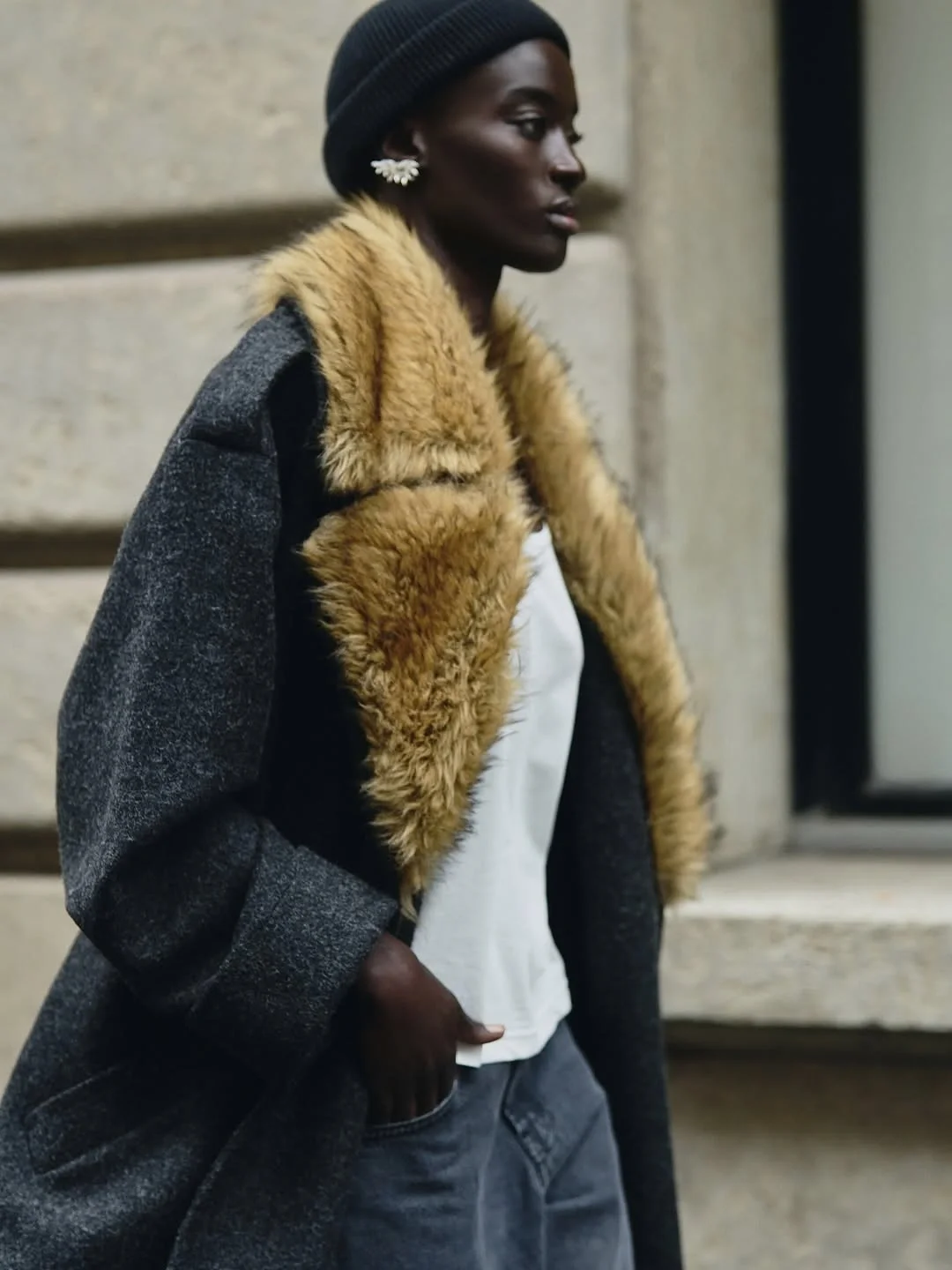 Overcoat fall outfits 2026 Dark Gray Overcoats With Cozy Faux Fur Details