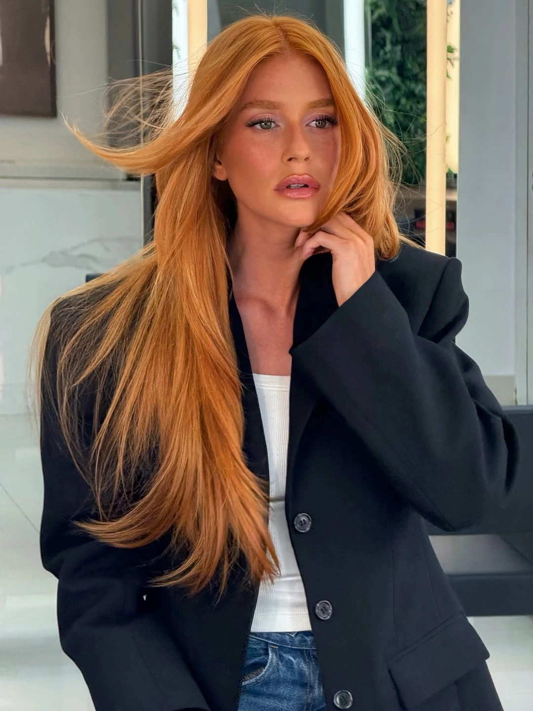 september hairstyles ideas 2026 Soft Copper Layers With September Shine