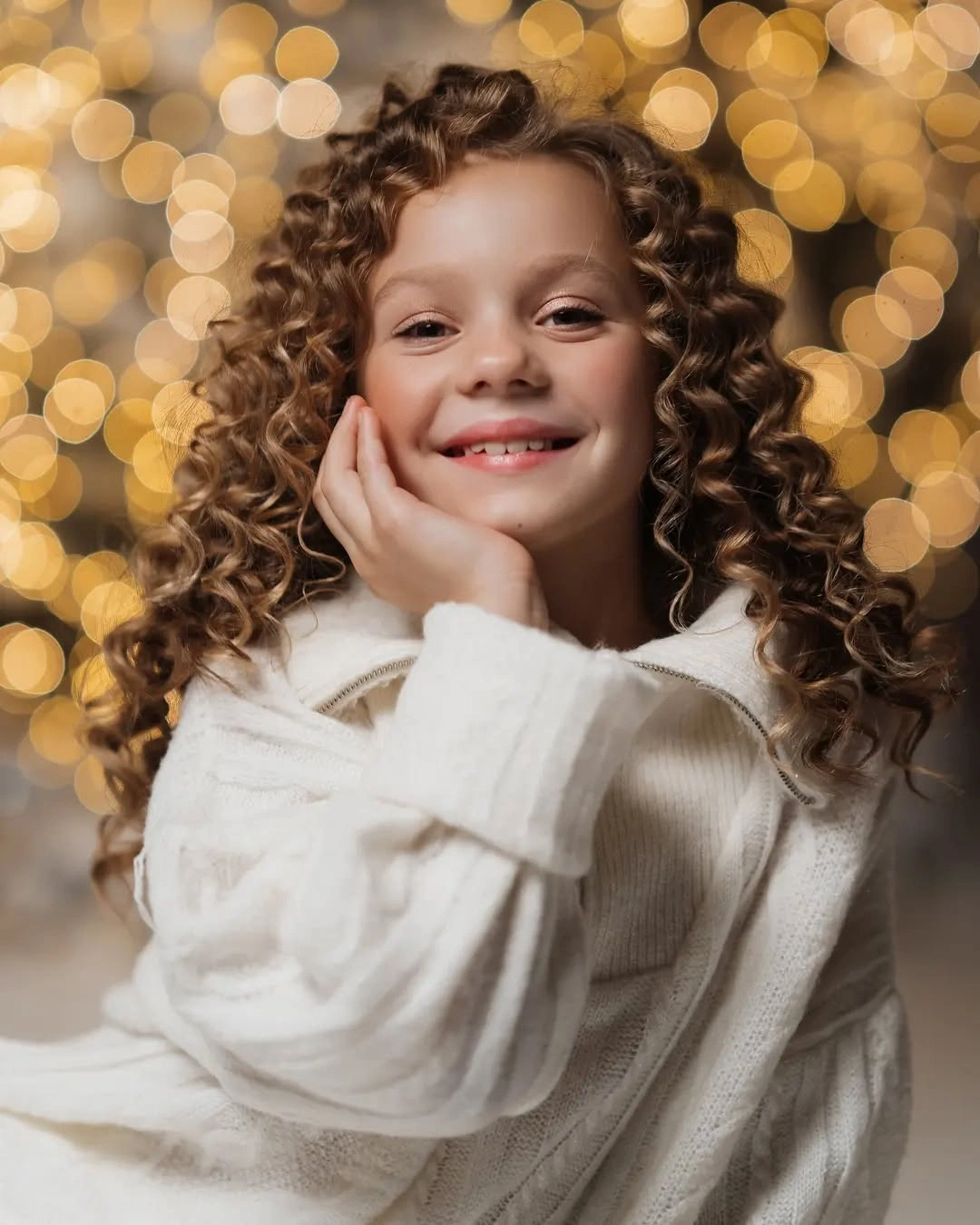 september hairstyles ideas 2026 Playful Natural Curls for Cozy September Days