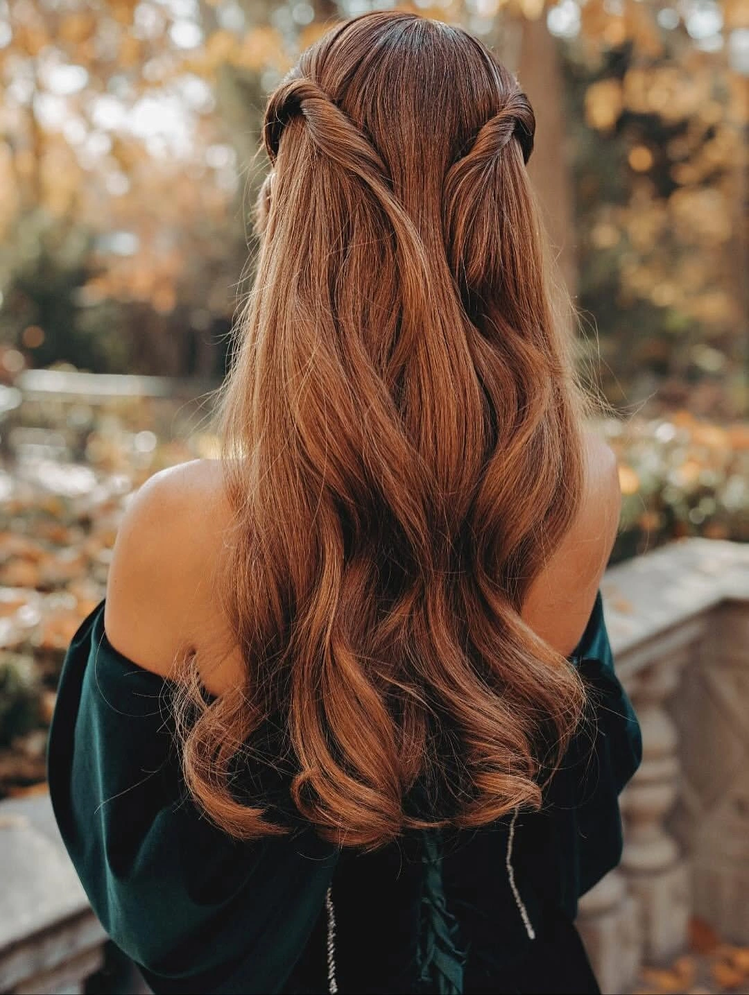 september hairstyles ideas 2026 Soft Half Up Waves For Early Fall
