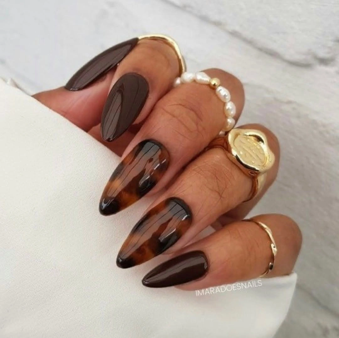 september nail designs 2026 Smoky Tortoiseshell Elegance